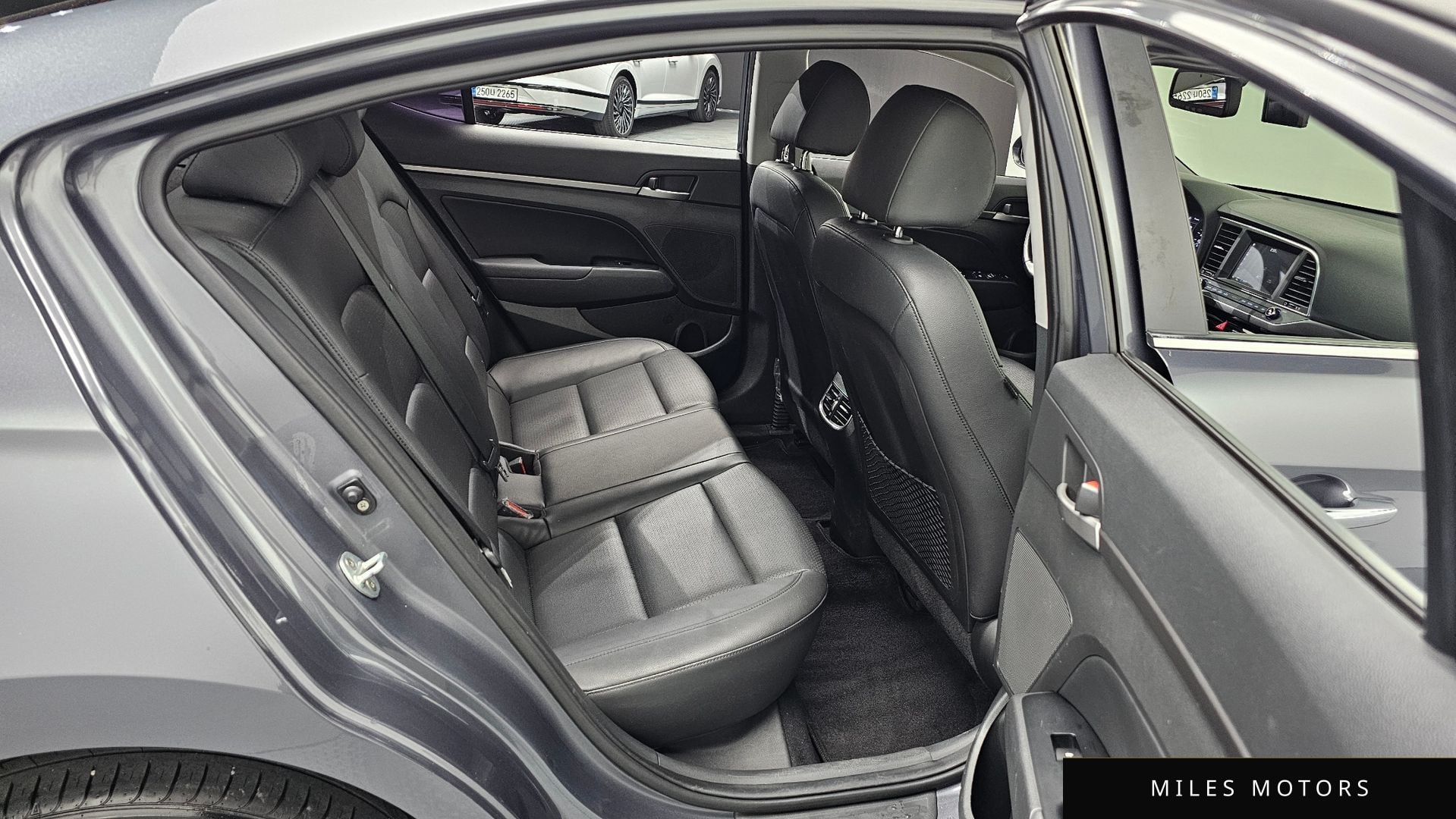 Hyundai AVANTE 2017 — миниатюра 11
