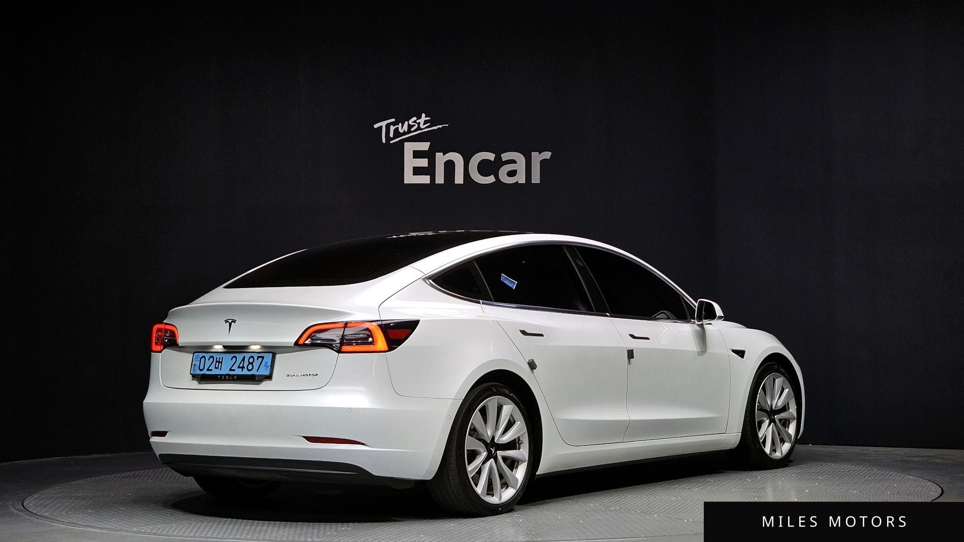 Tesla Model 3 2020 — миниатюра 2