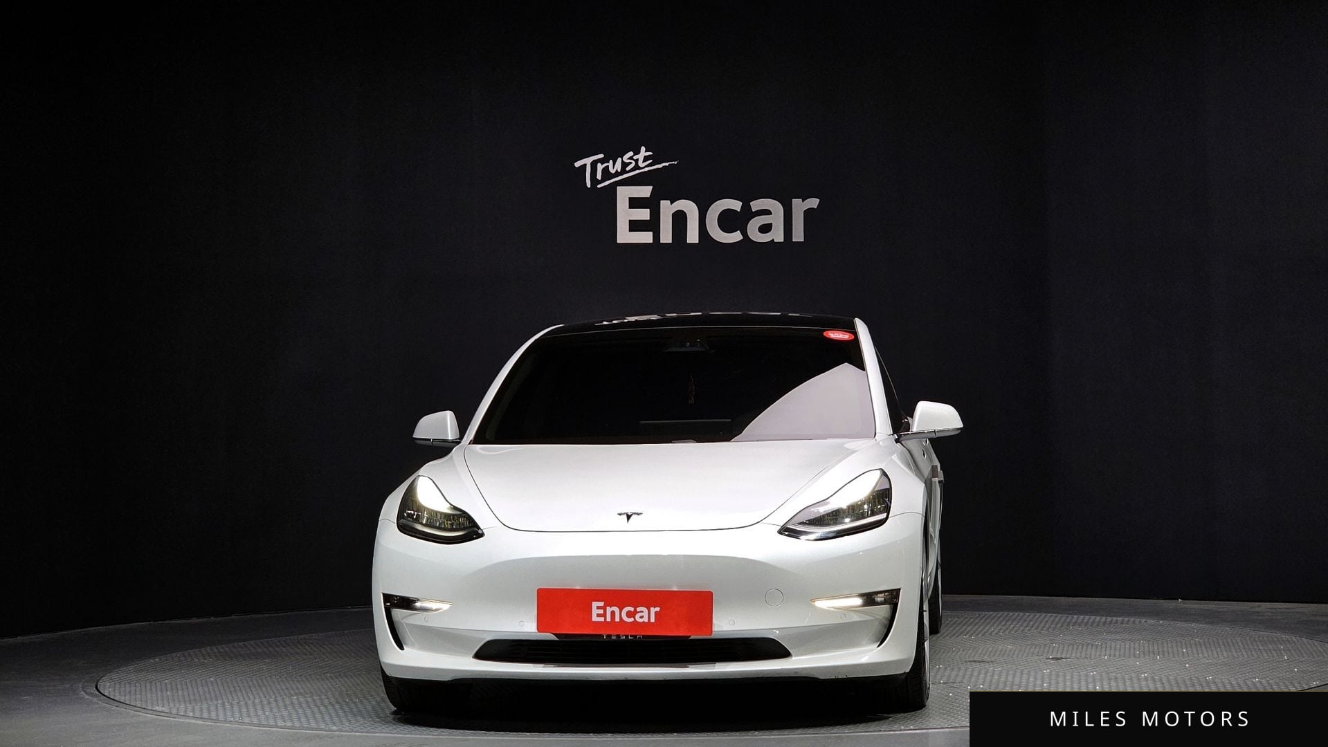 Tesla Model 3 2020 — миниатюра 3