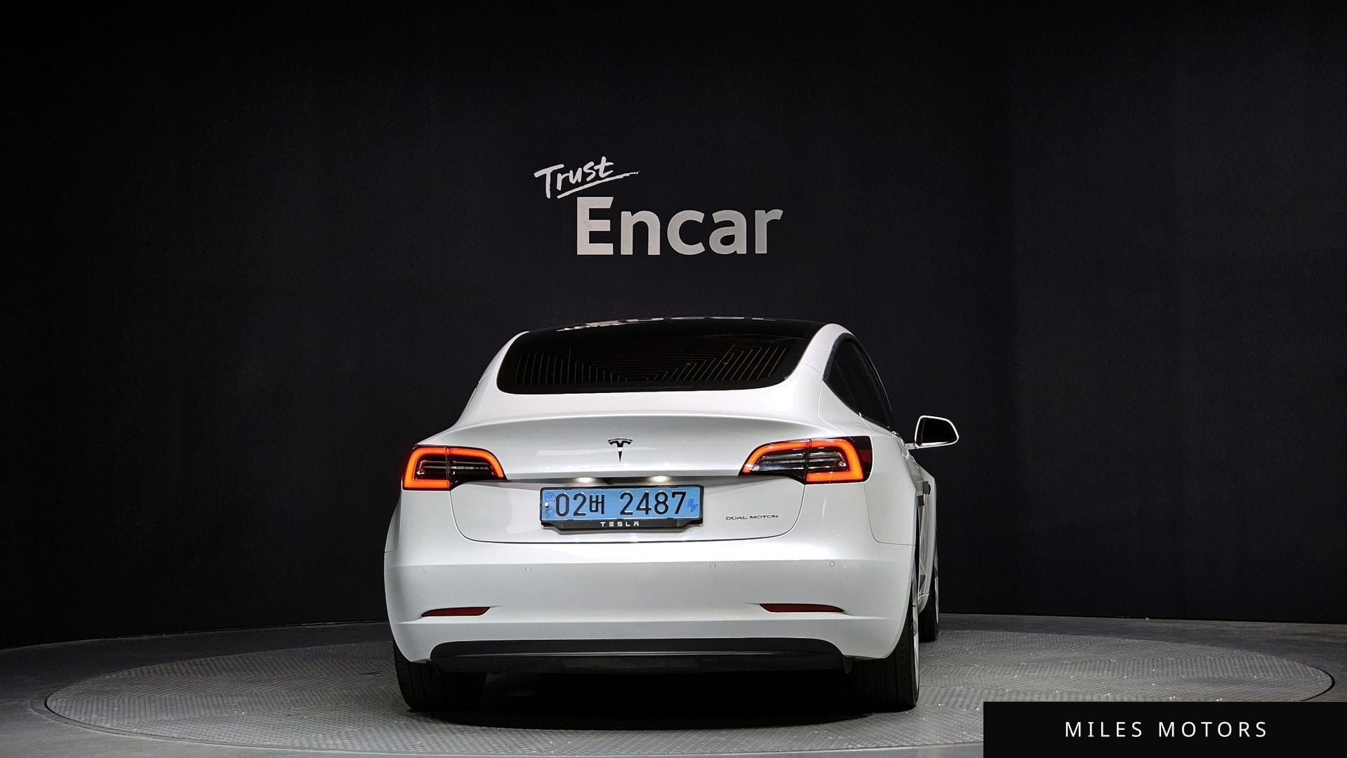 Tesla Model 3 2020 — миниатюра 4