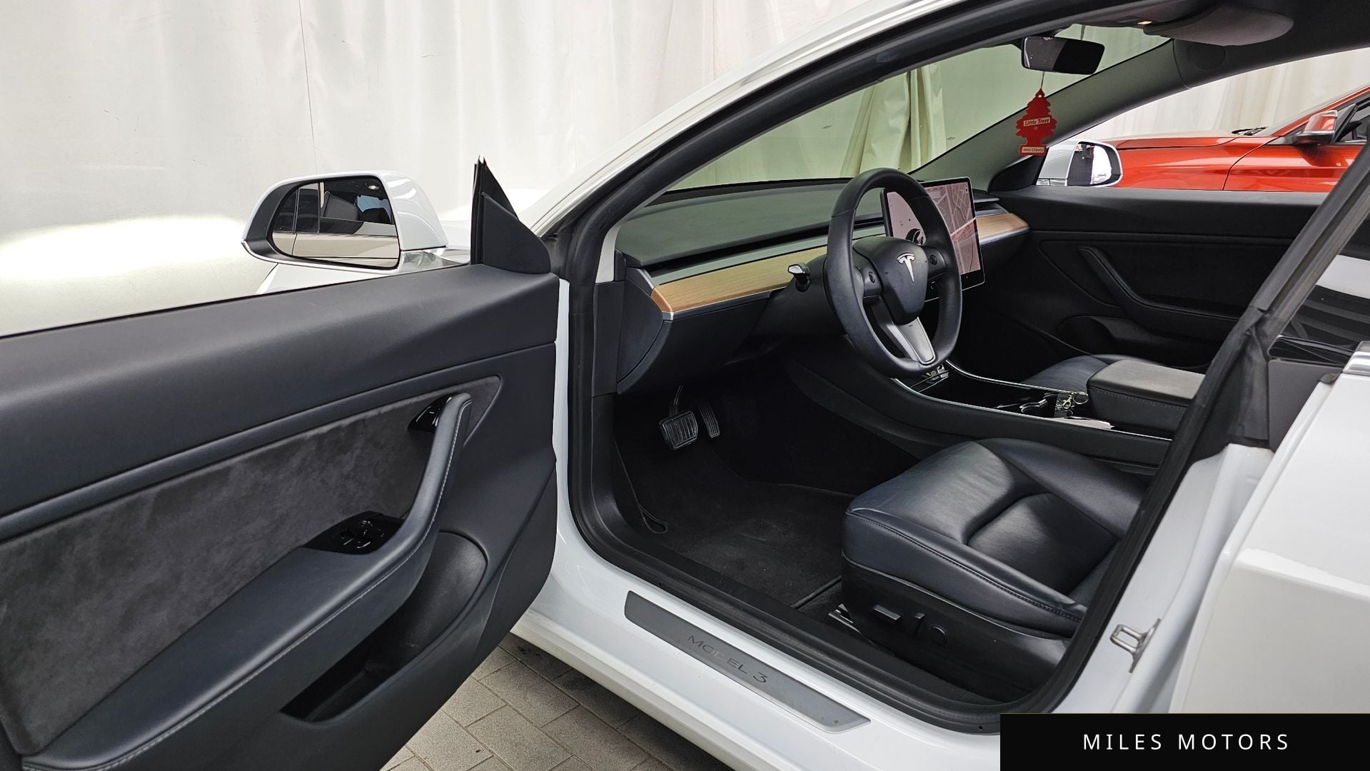 Tesla Model 3 2020 — миниатюра 10