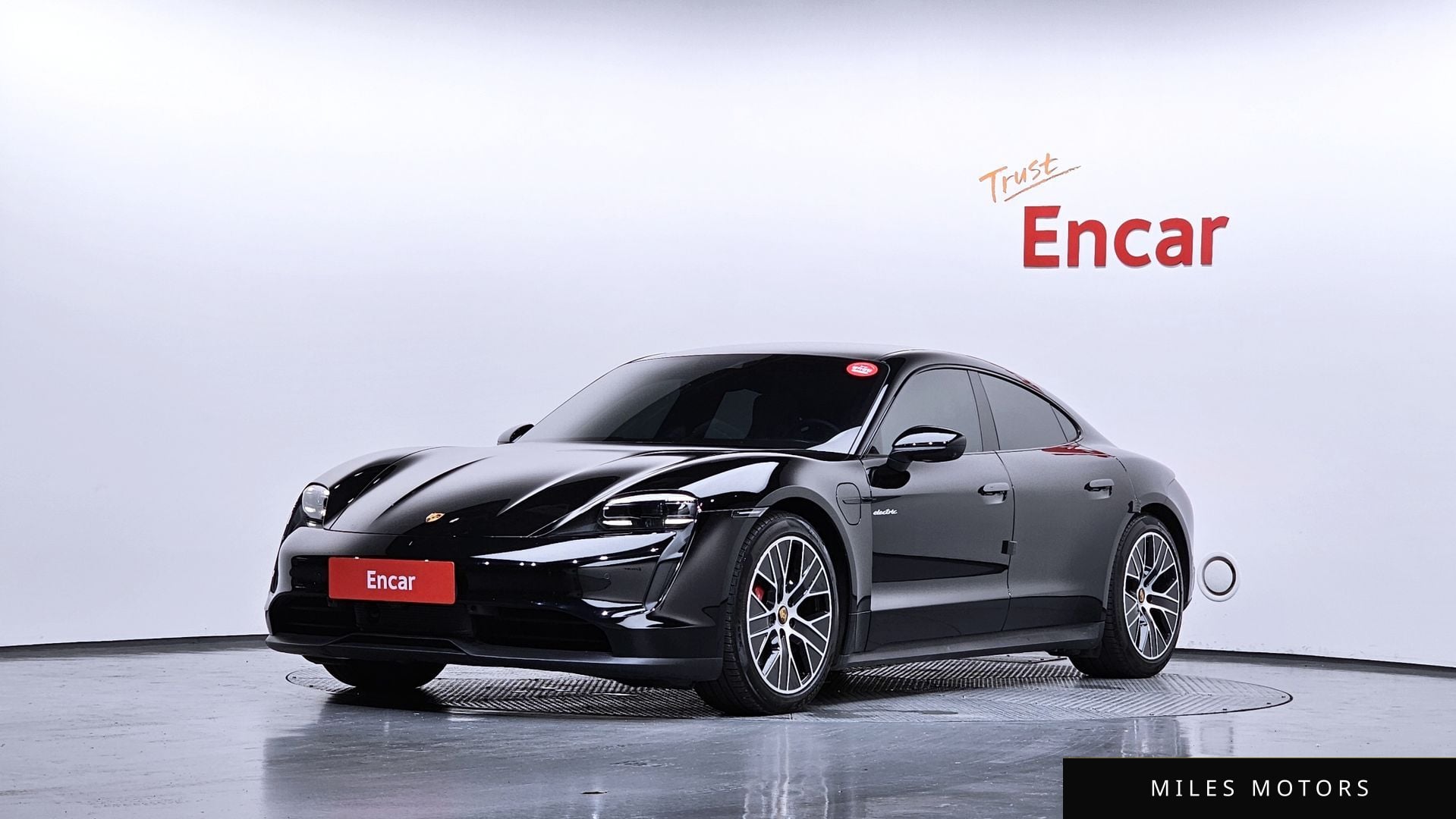 Porsche Taycan 2022 — фото 1 из 12