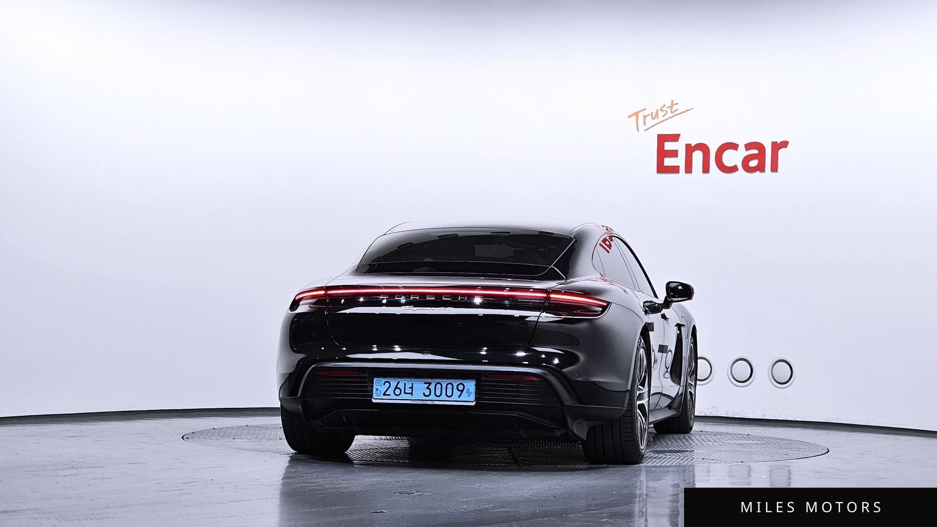 Porsche Taycan 2022 — миниатюра 4