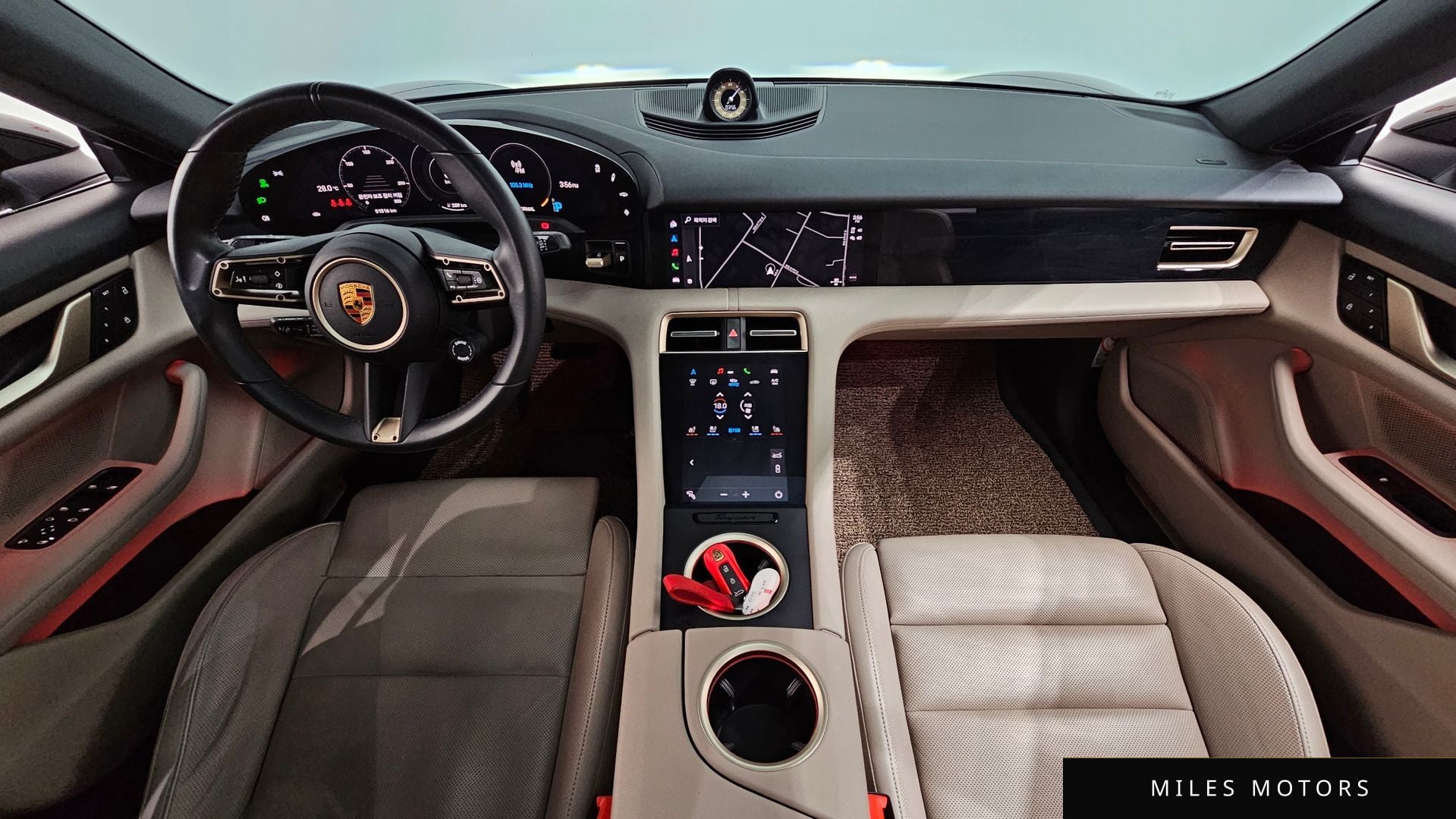 Porsche Taycan 2022 — миниатюра 10