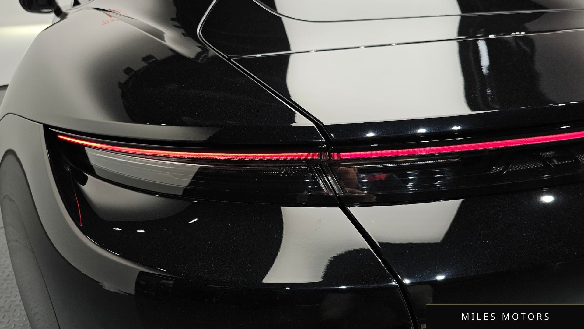 Porsche Taycan 2022 — миниатюра 9