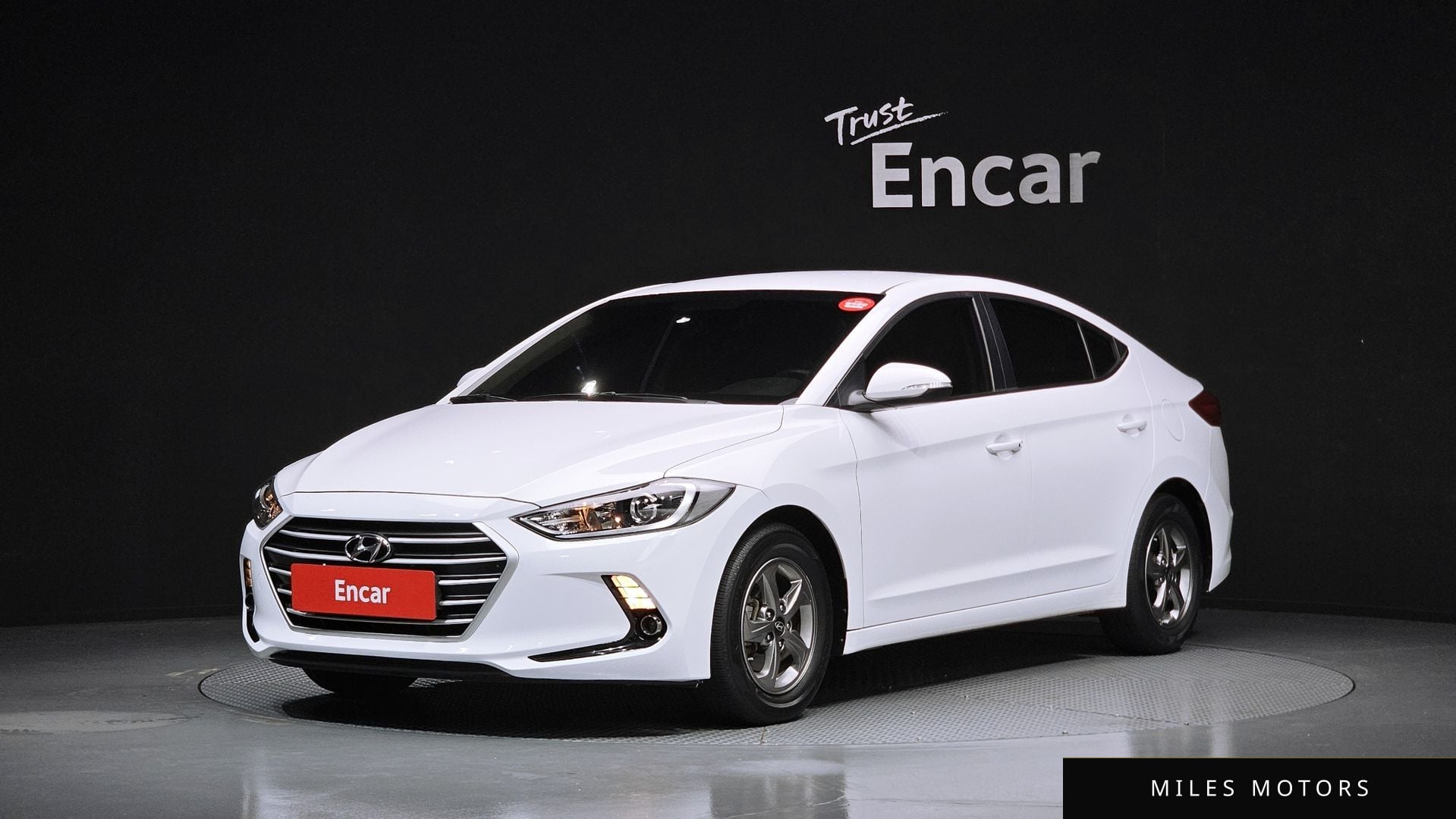 Hyundai AVANTE 2017 — фото 1 из 12