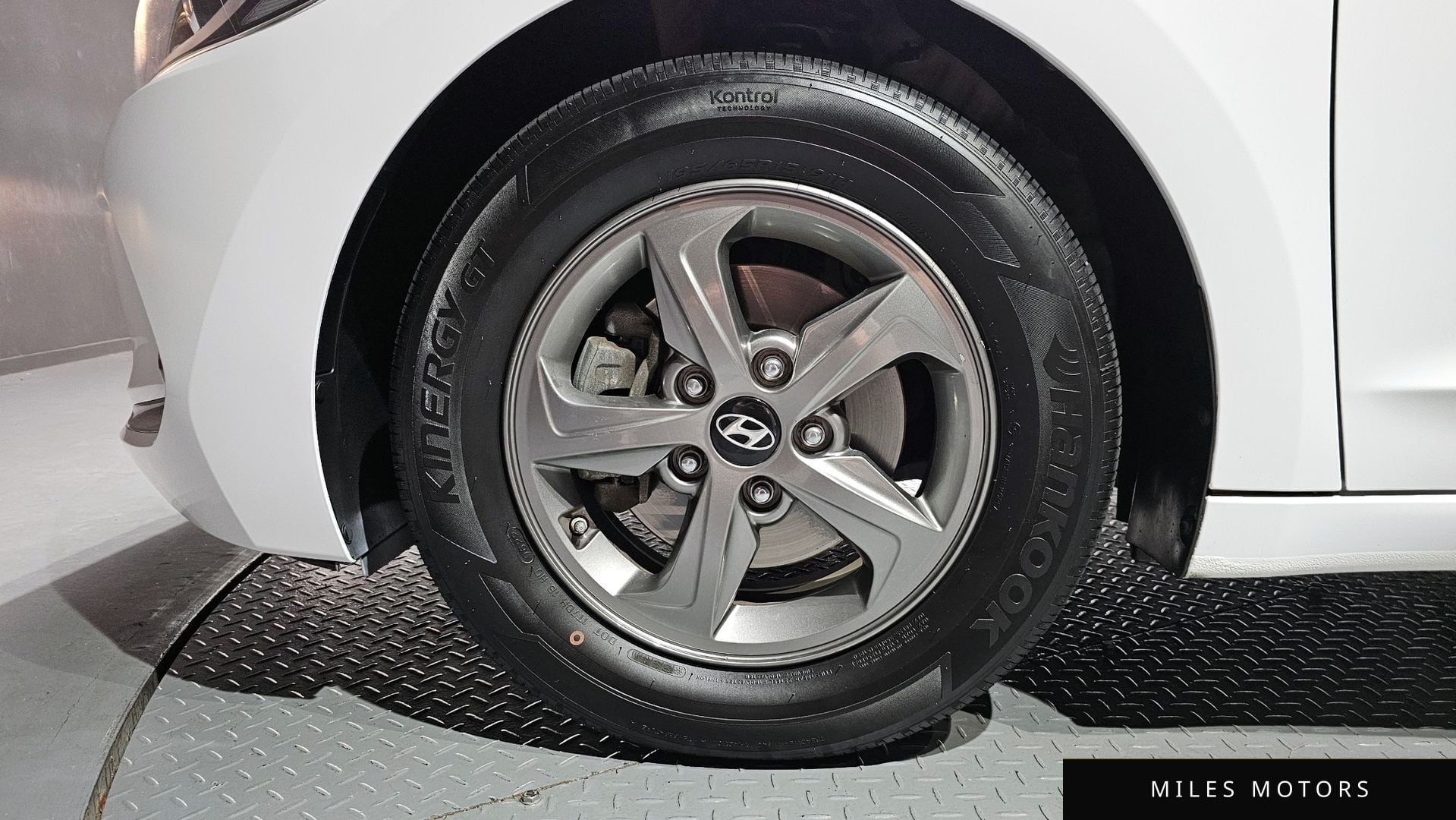 Hyundai AVANTE 2017 — миниатюра 5