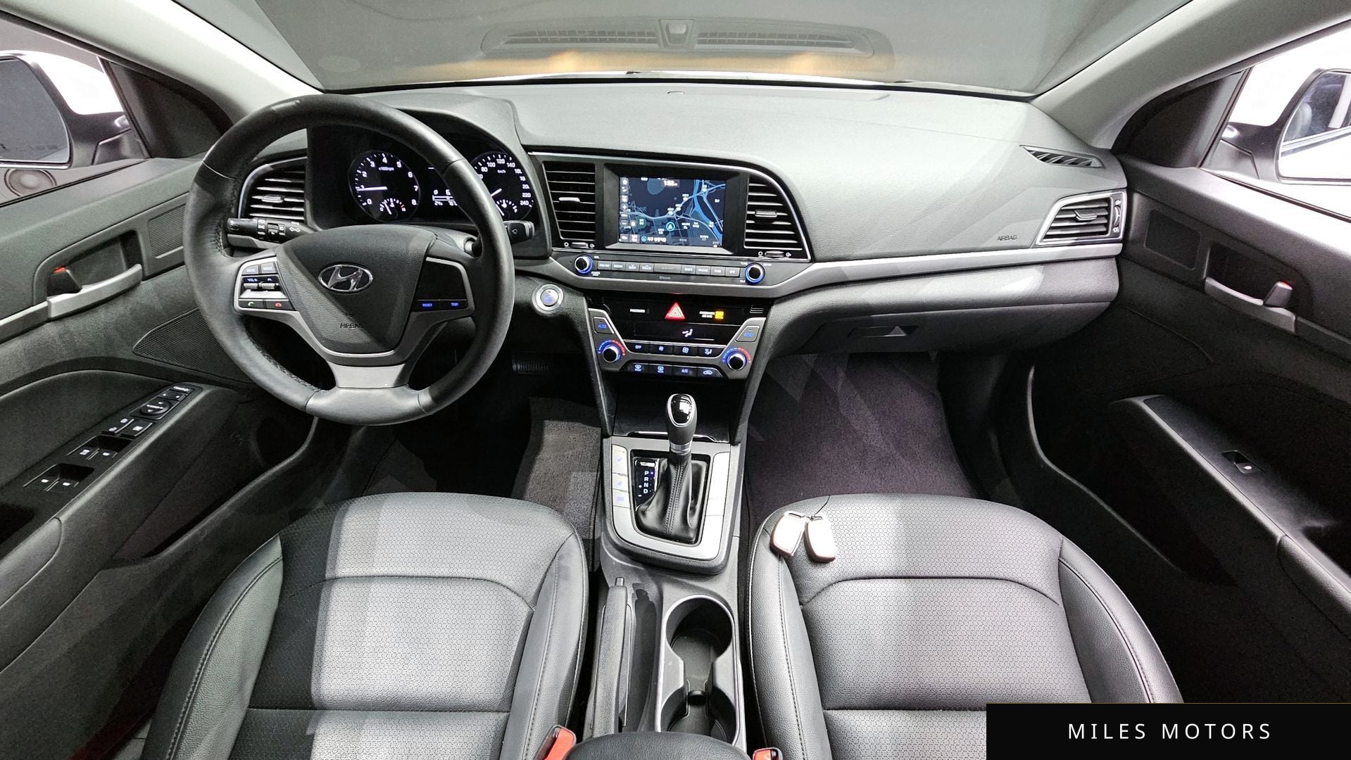 Hyundai AVANTE 2017 — миниатюра 10