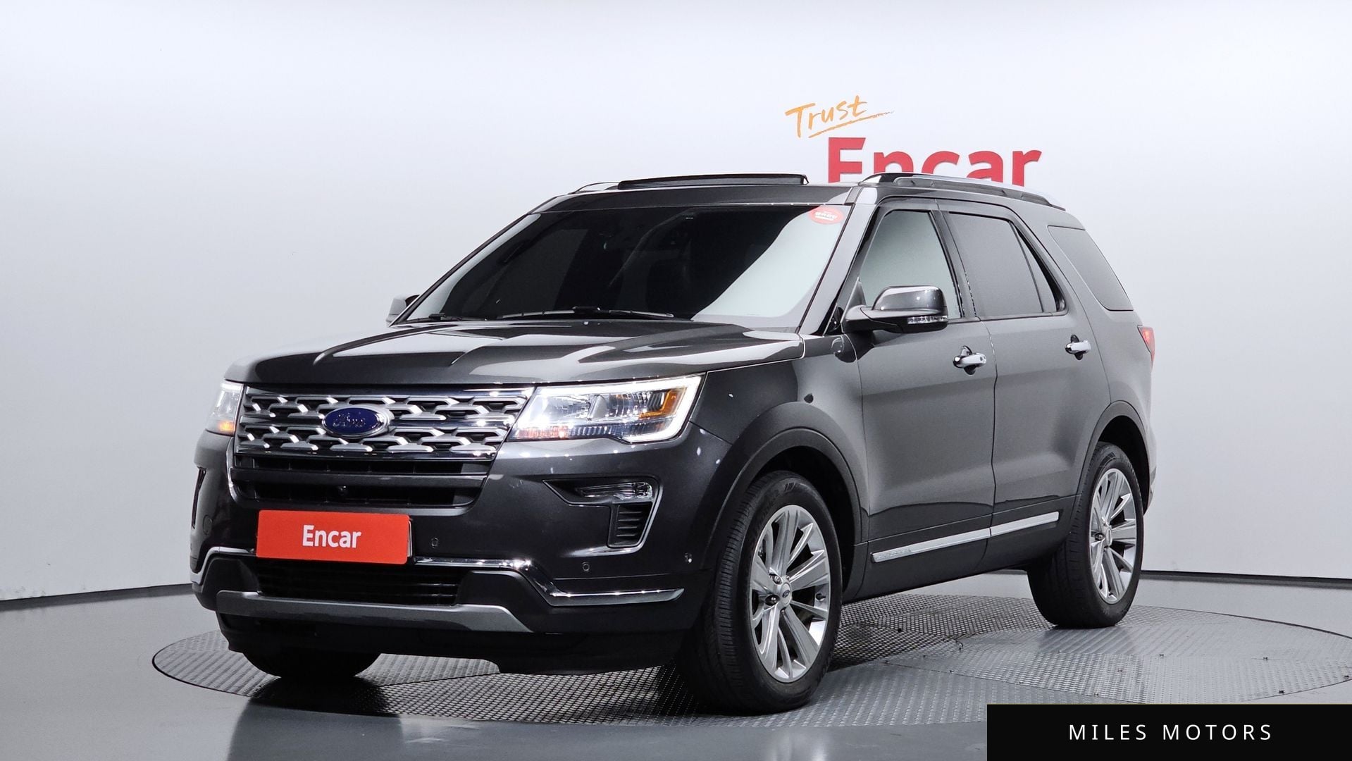 Ford Explorer 2019 — фото 1 из 12