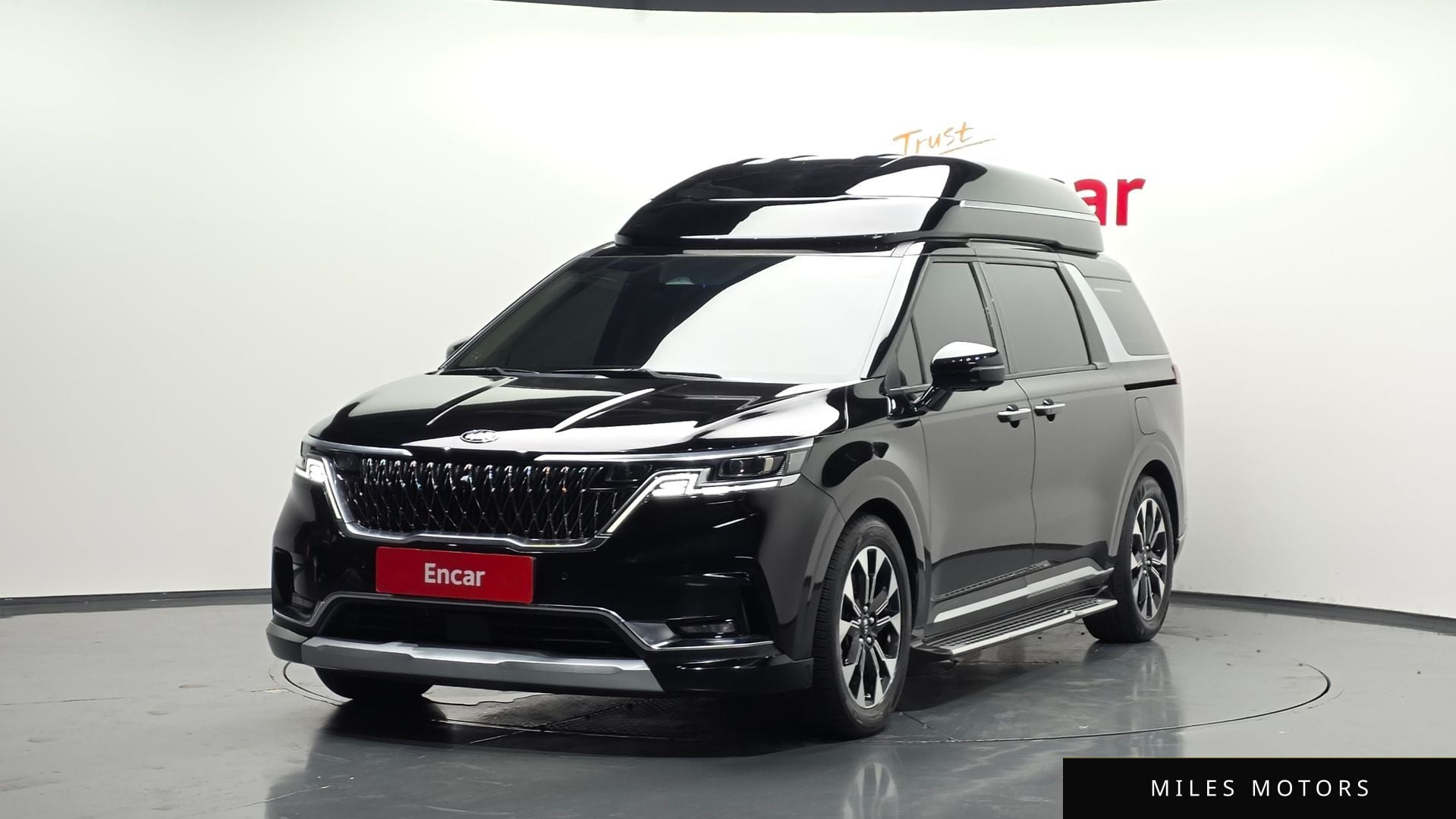 Kia Carnival 2021 — фото 1 из 12