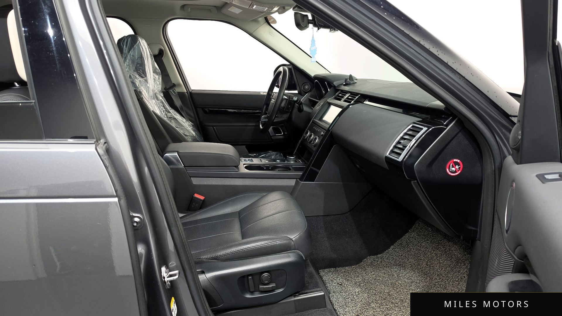 Land Rover Discovery 2019 — миниатюра 11