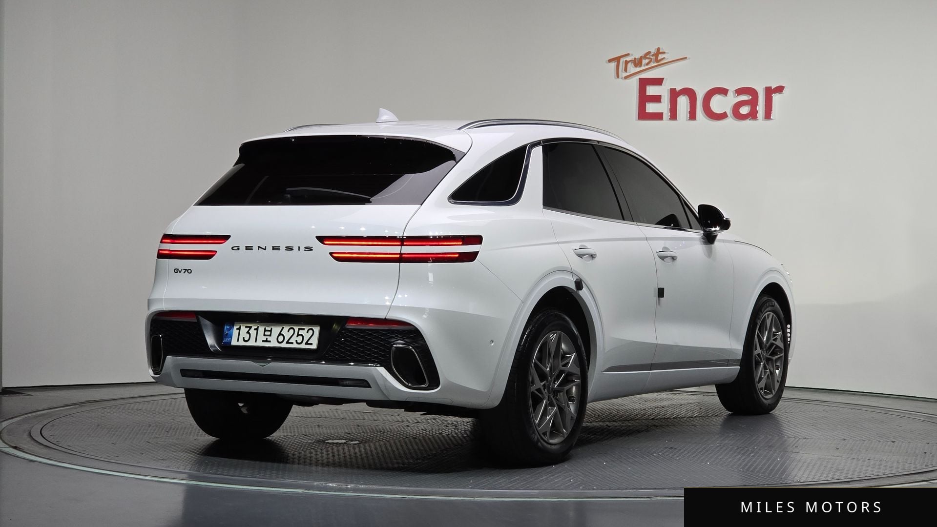 Genesis GV70 2022 — миниатюра 2