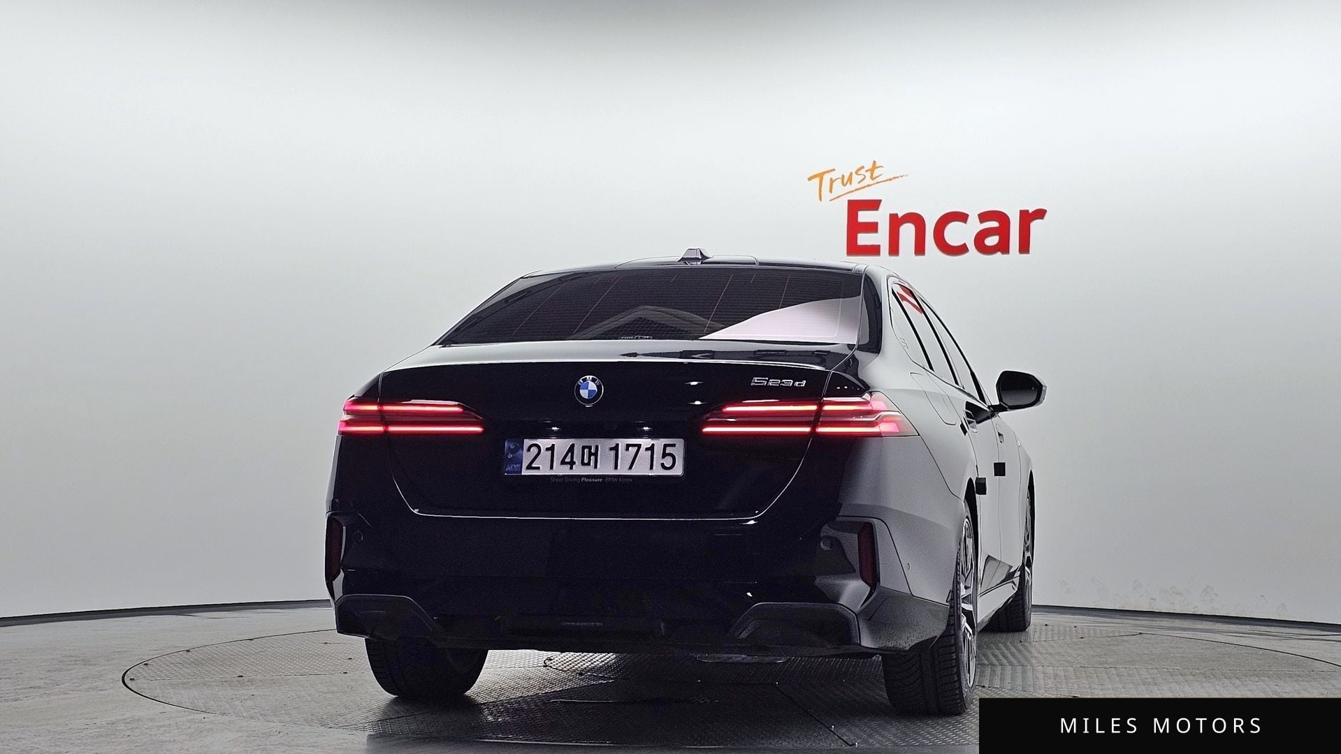 BMW 5 Series (G60) 2024 — миниатюра 4