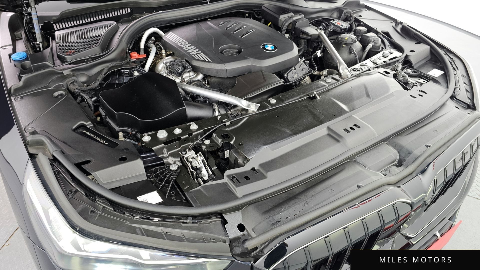 BMW 5 Series (G60) 2024 — миниатюра 6