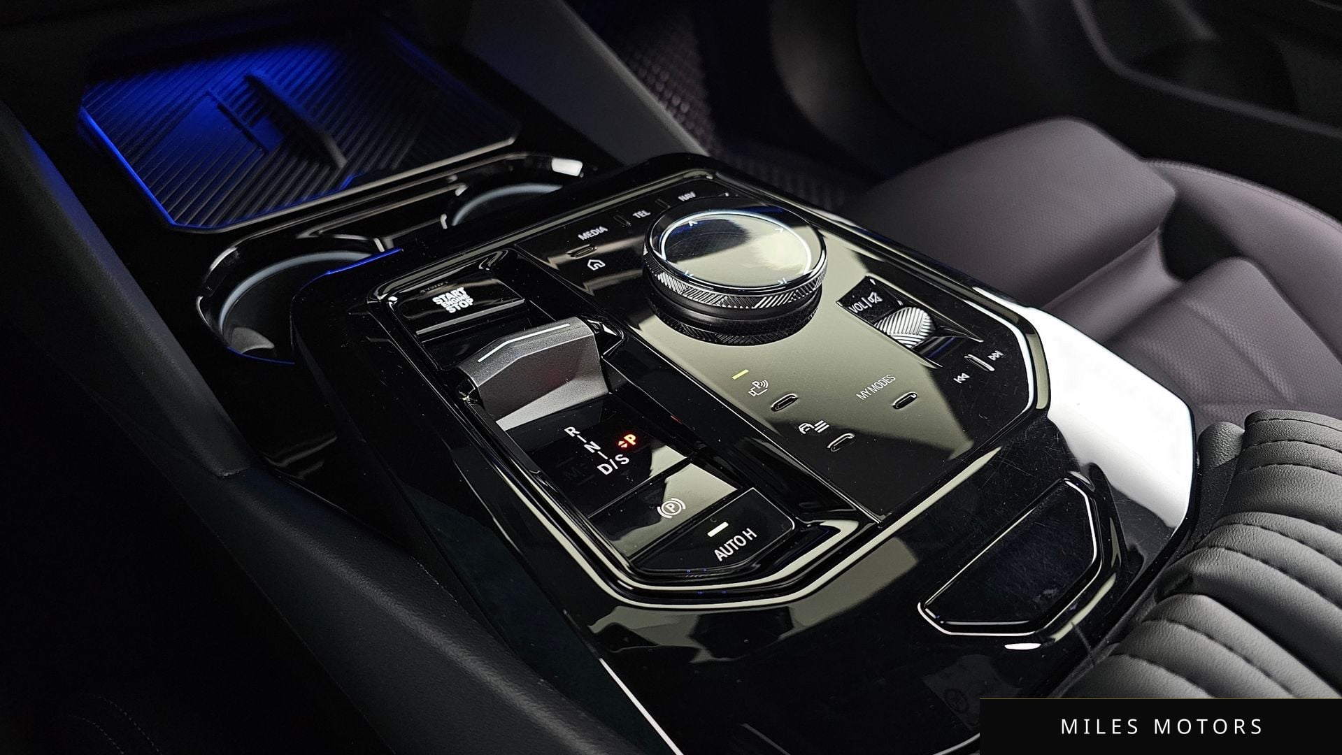 BMW 5 Series (G60) 2024 — миниатюра 12