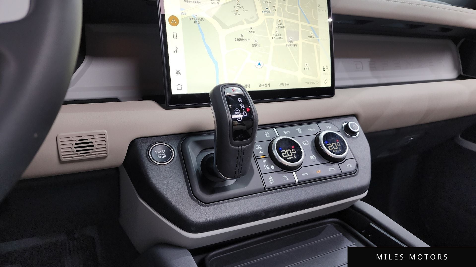 Land Rover Defender 2023 — миниатюра 12