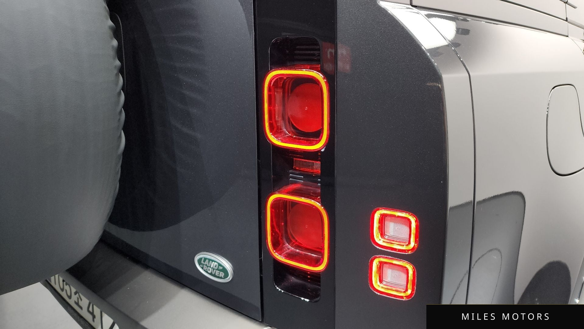 Land Rover Defender 2023 — миниатюра 9