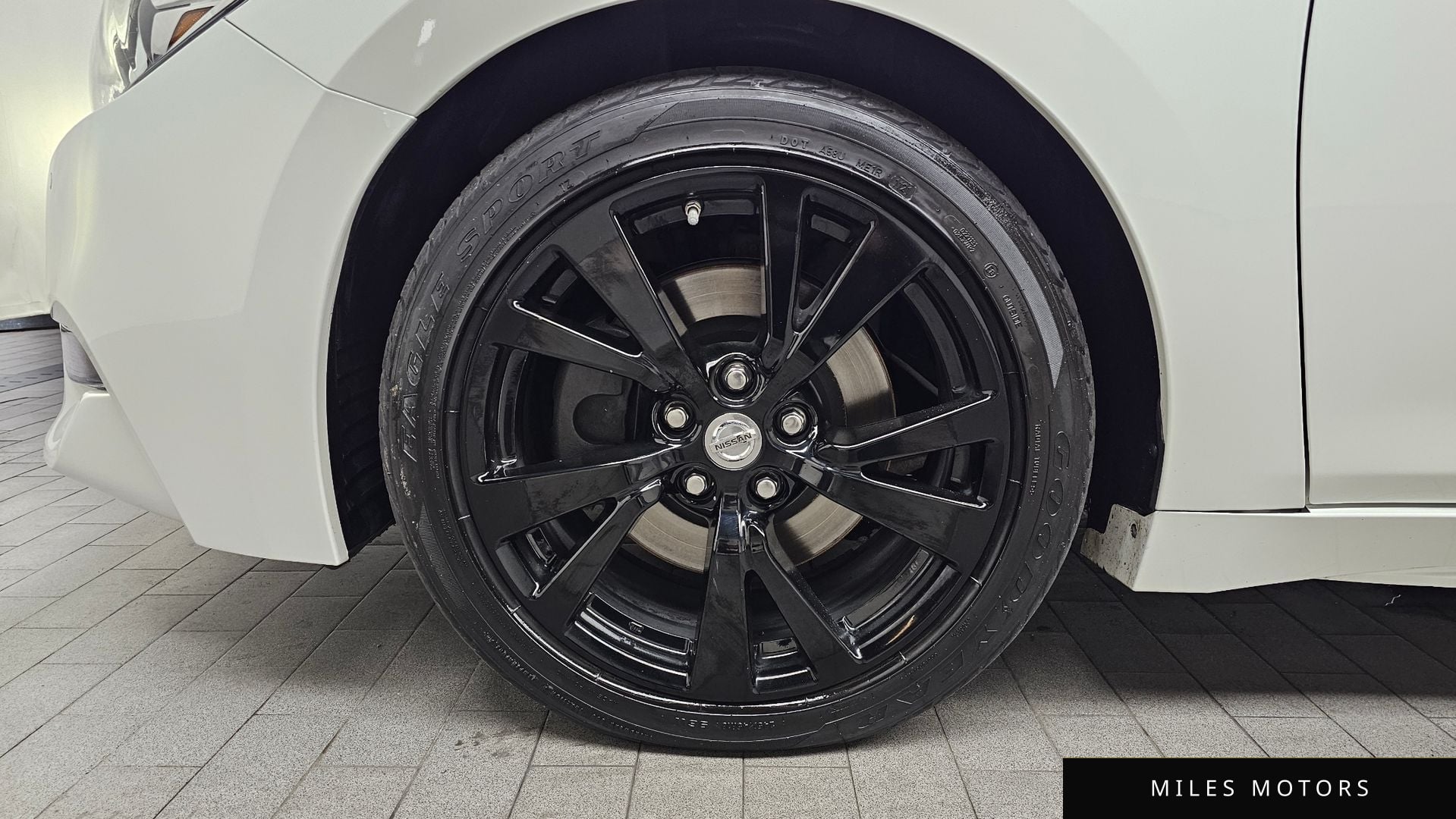 Nissan Maxima 2017 — миниатюра 5