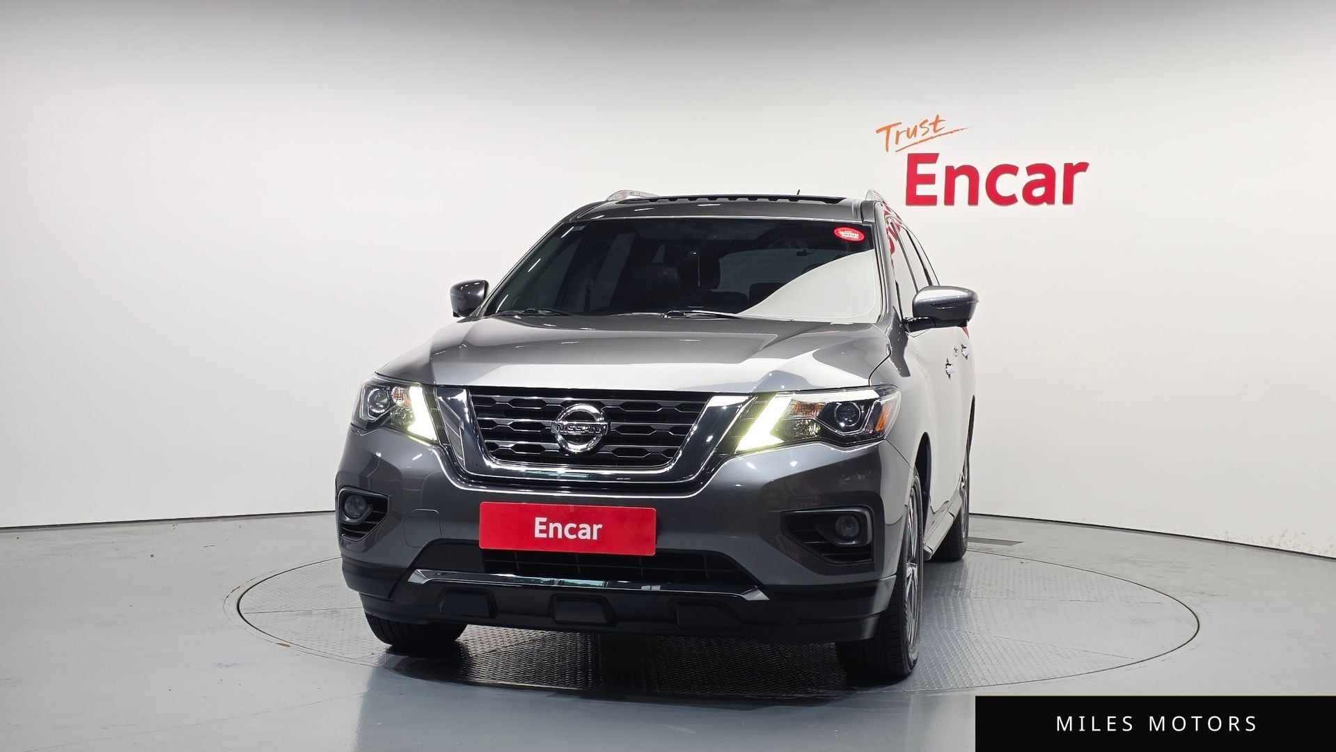 Nissan Pathfinder 2017 — миниатюра 3