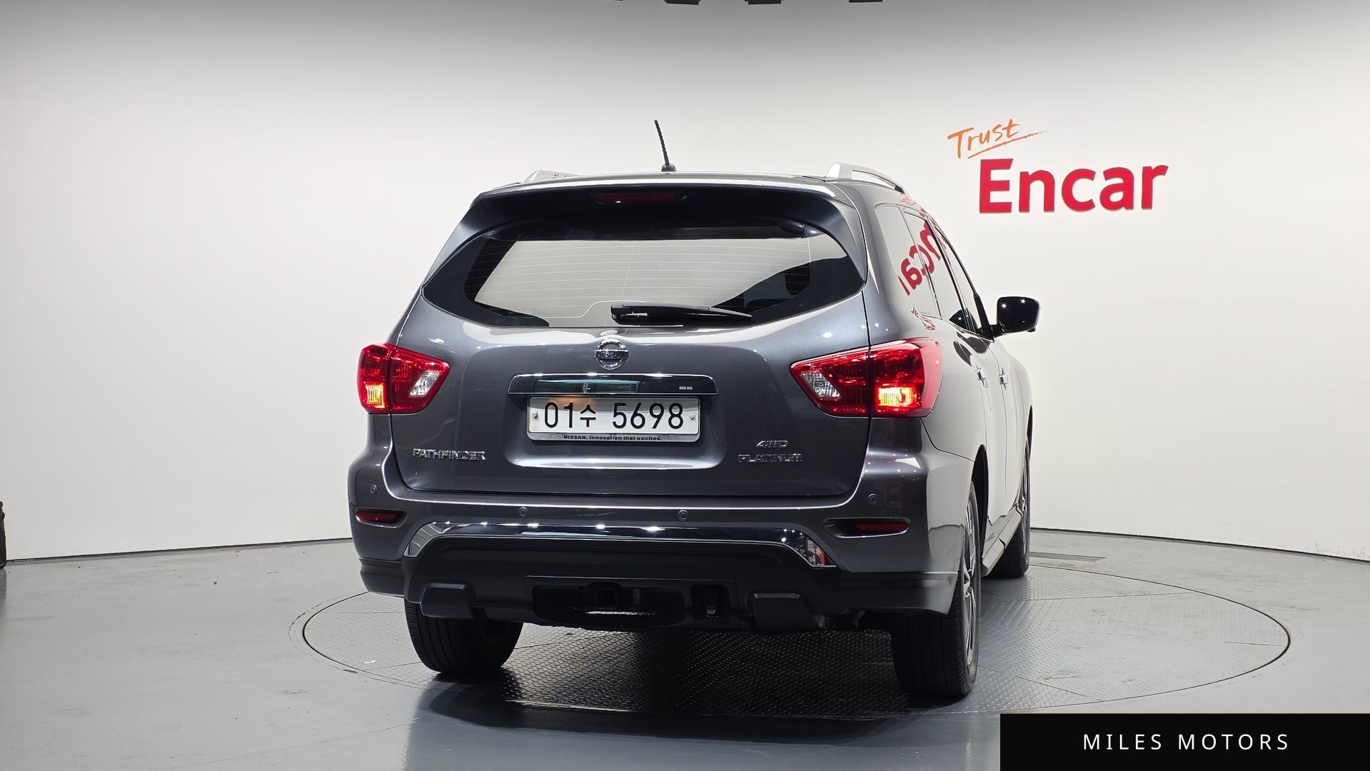 Nissan Pathfinder 2017 — миниатюра 4