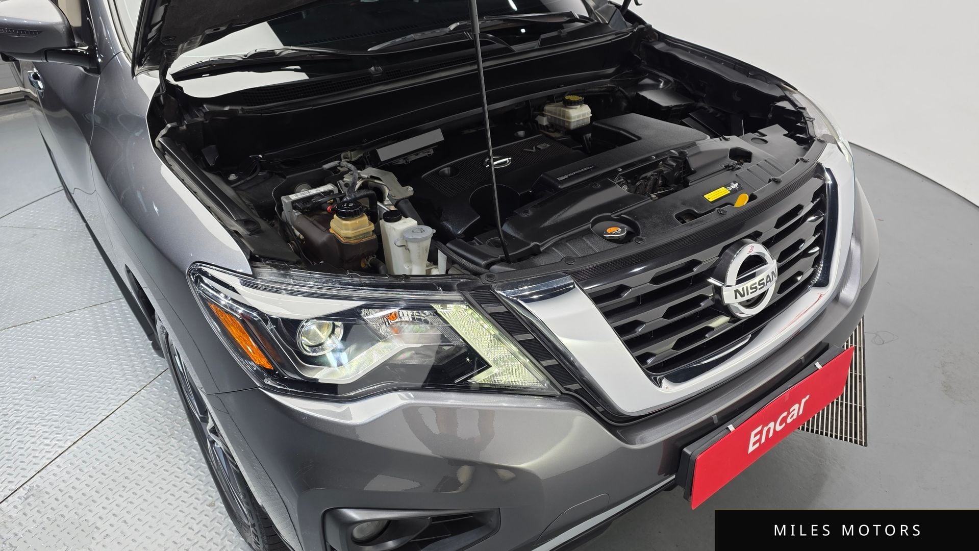 Nissan Pathfinder 2017 — миниатюра 6