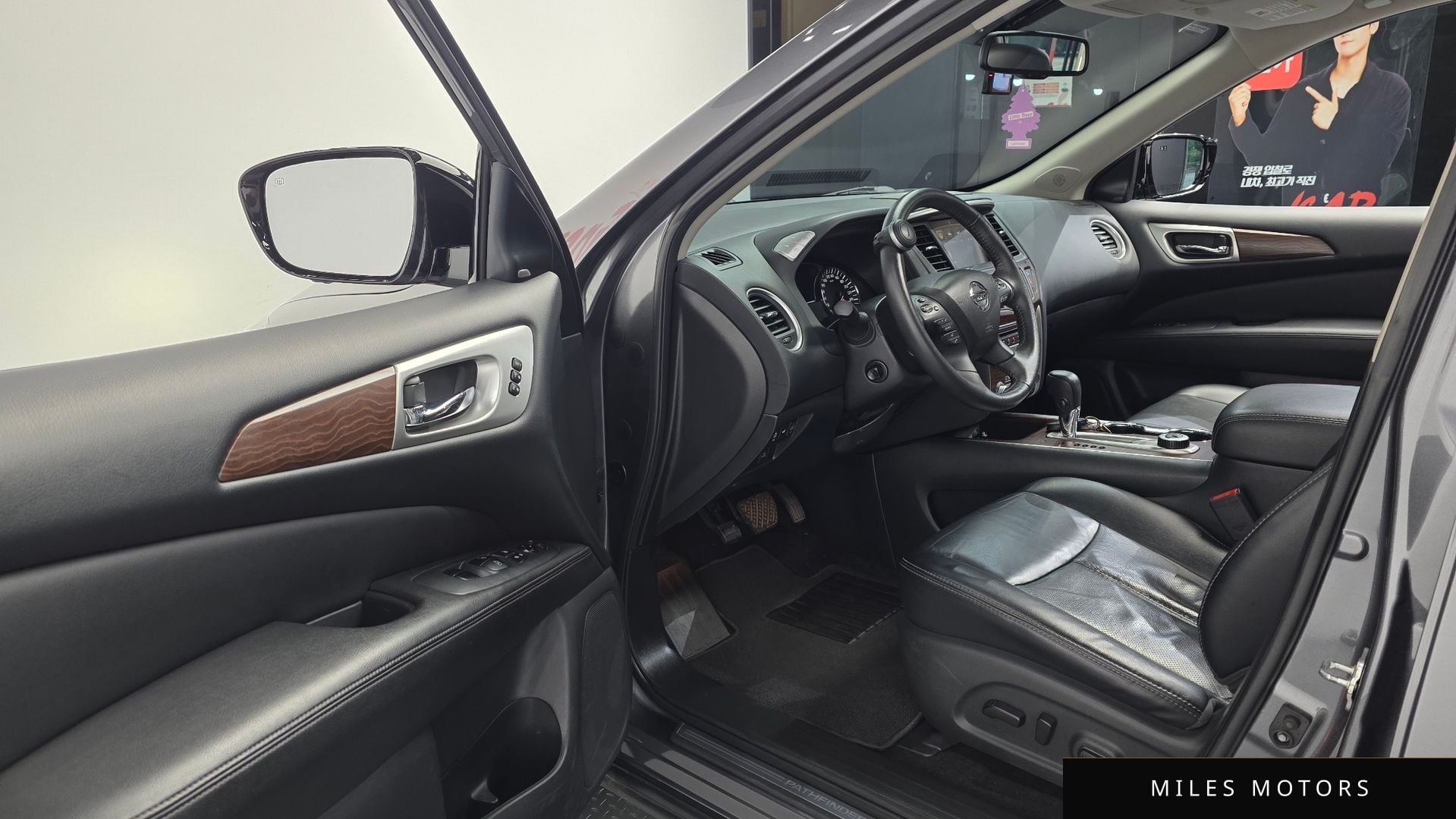 Nissan Pathfinder 2017 — миниатюра 10