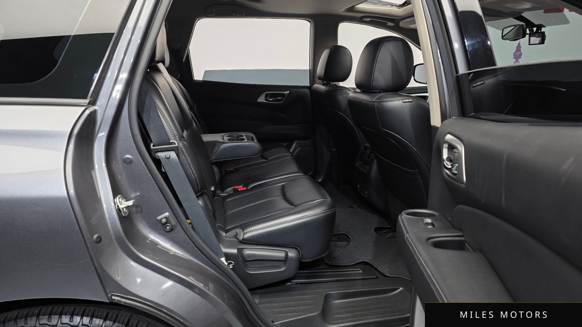 Nissan Pathfinder 2017 — миниатюра 12