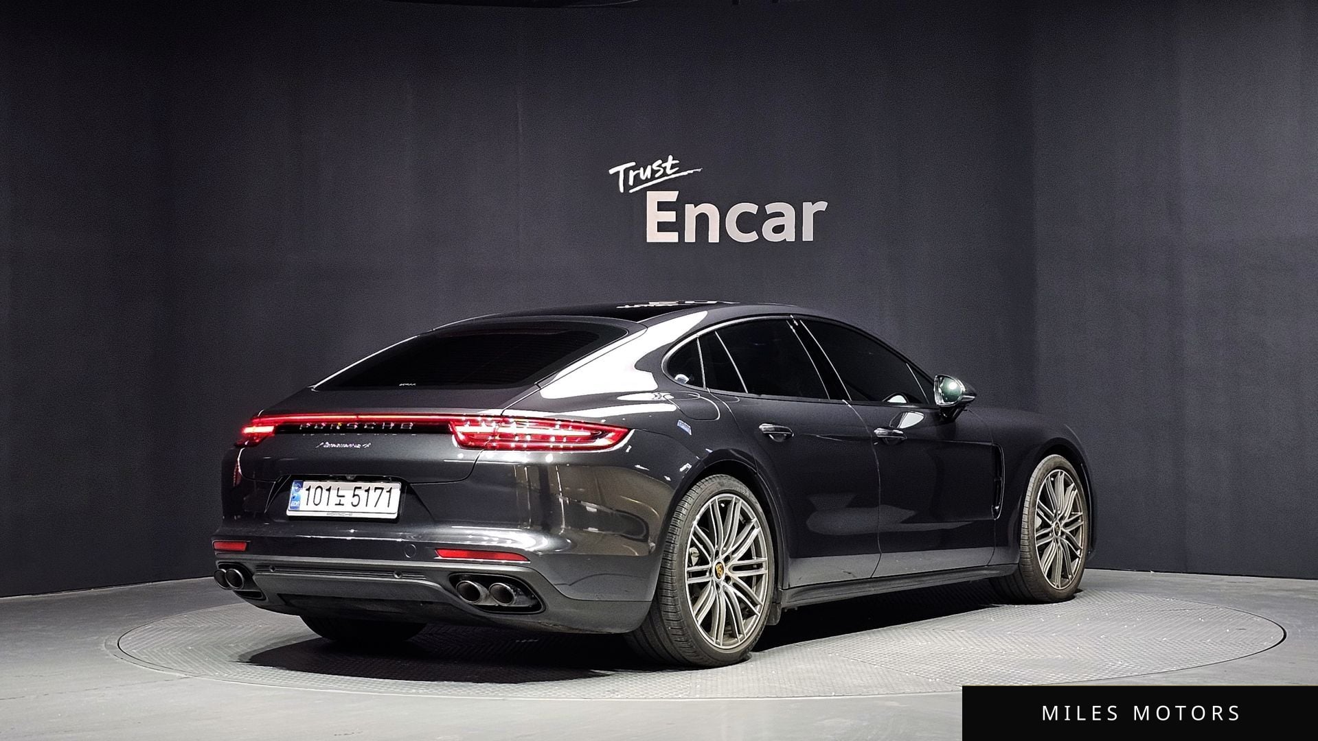 Porsche Panamera 2018 — миниатюра 2