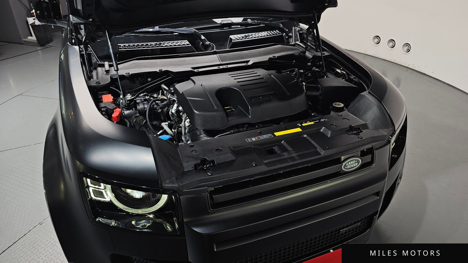 Land Rover Defender 2023 — миниатюра 5