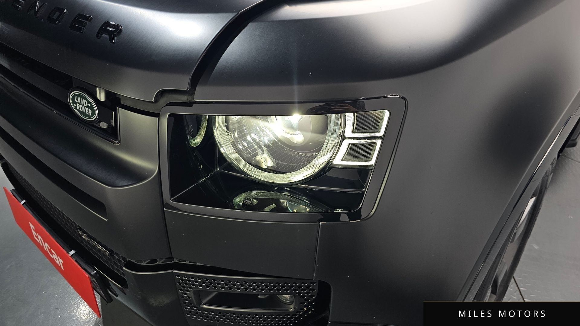Land Rover Defender 2023 — миниатюра 7