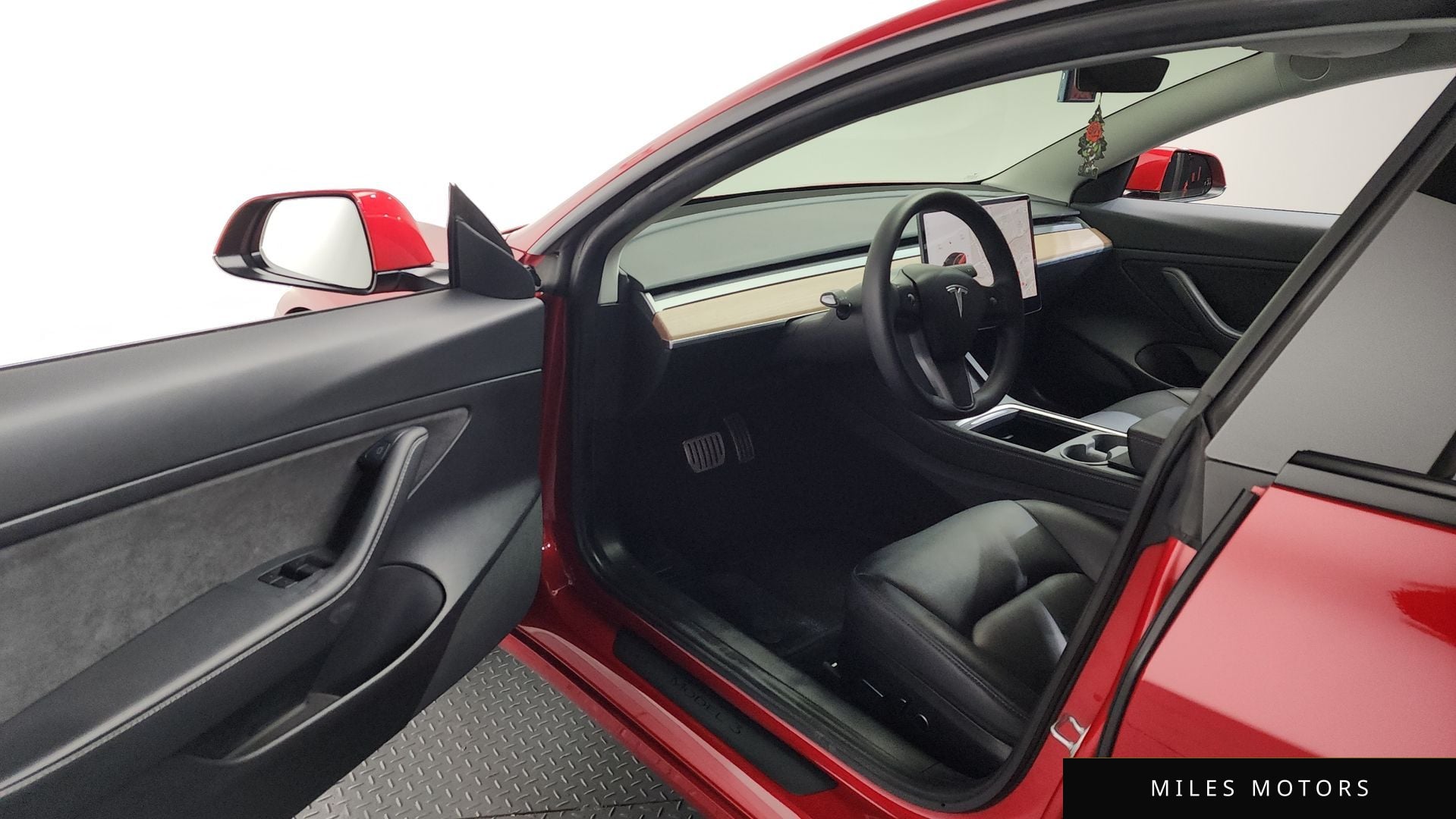 Tesla Model 3 2021 — миниатюра 10