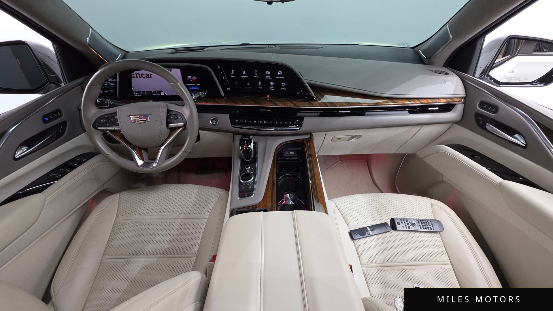Cadillac Escalade 2021 — миниатюра 10