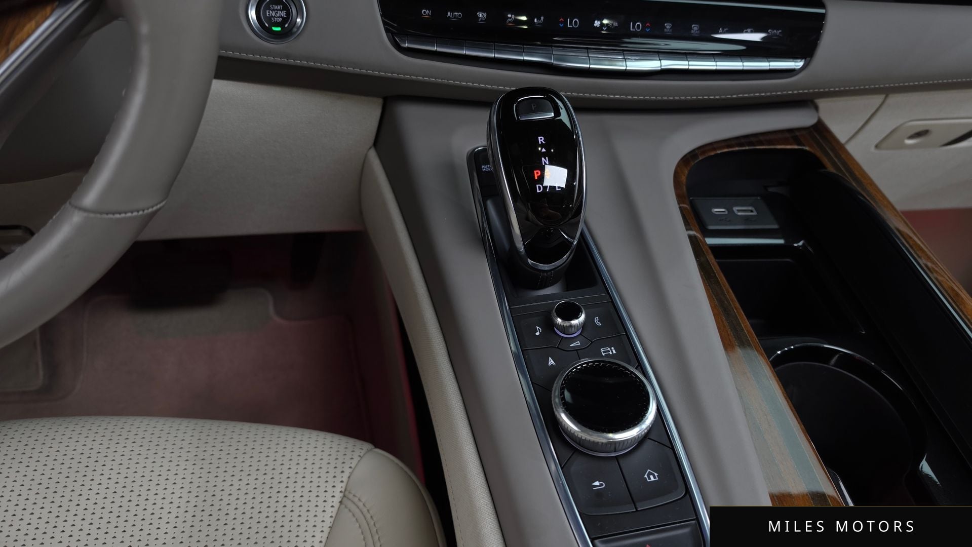 Cadillac Escalade 2021 — миниатюра 12