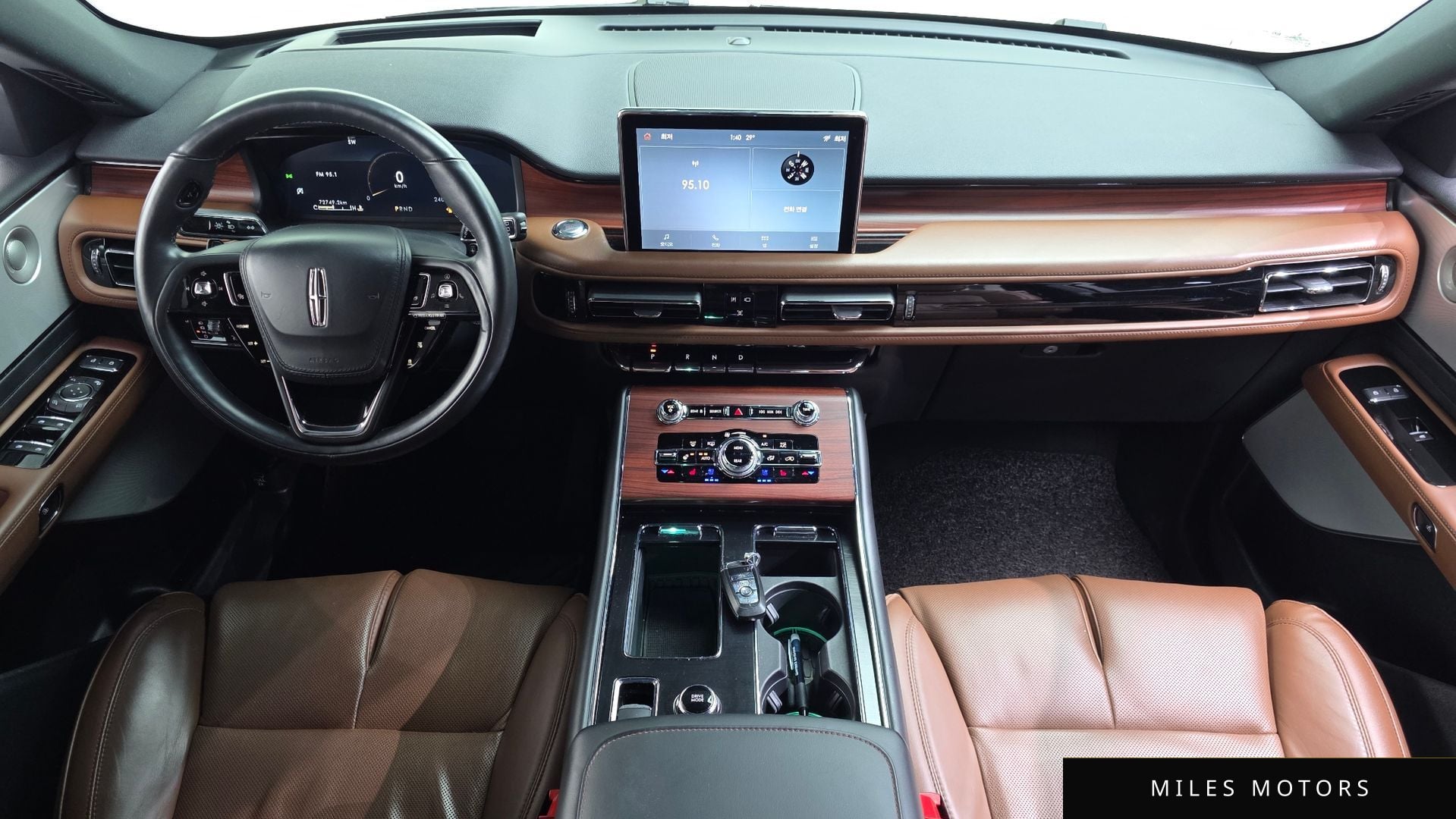 Lincoln Aviator 2022 — миниатюра 7