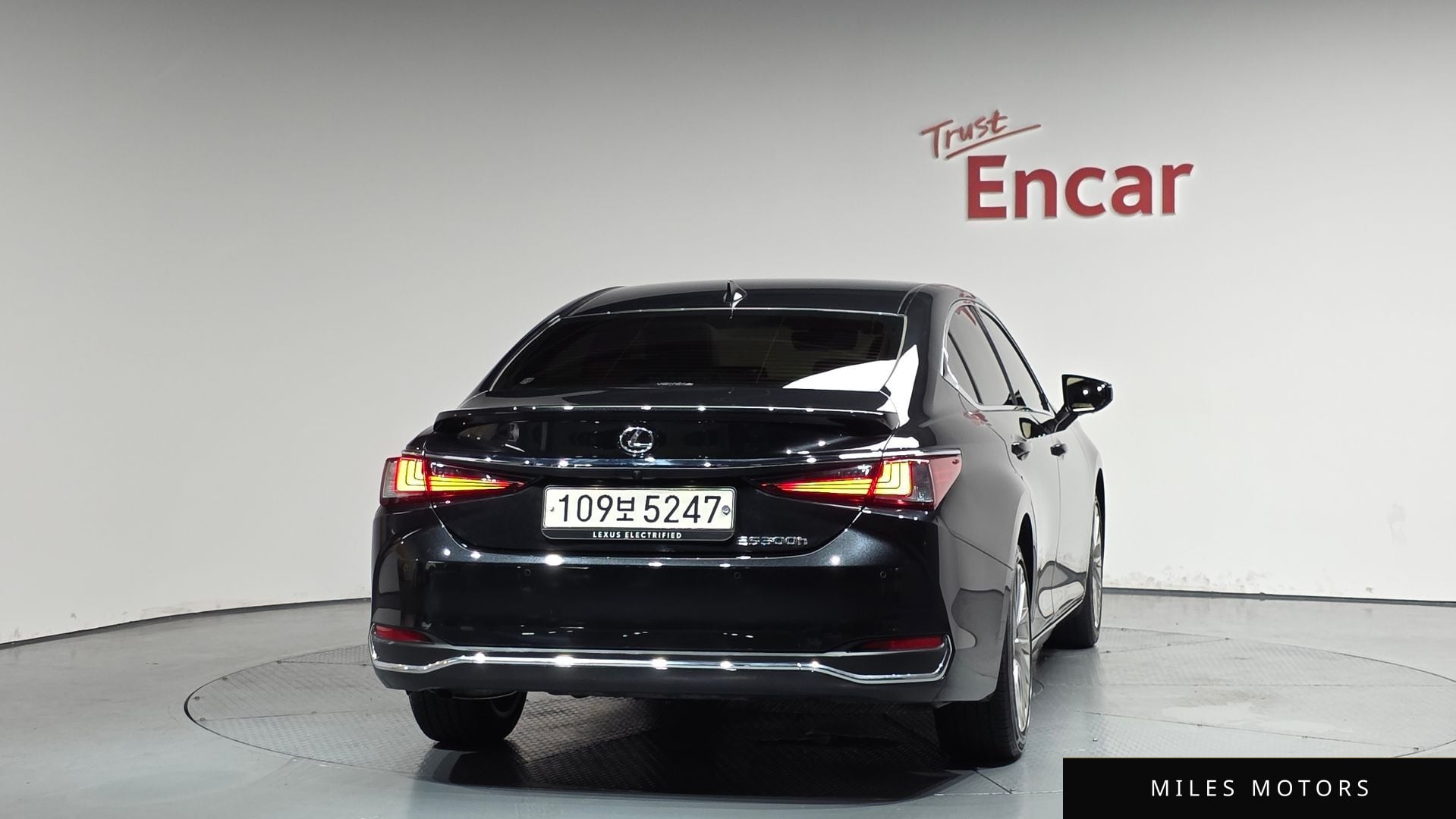 Лексус ES300h 2024 — миниатюра 4