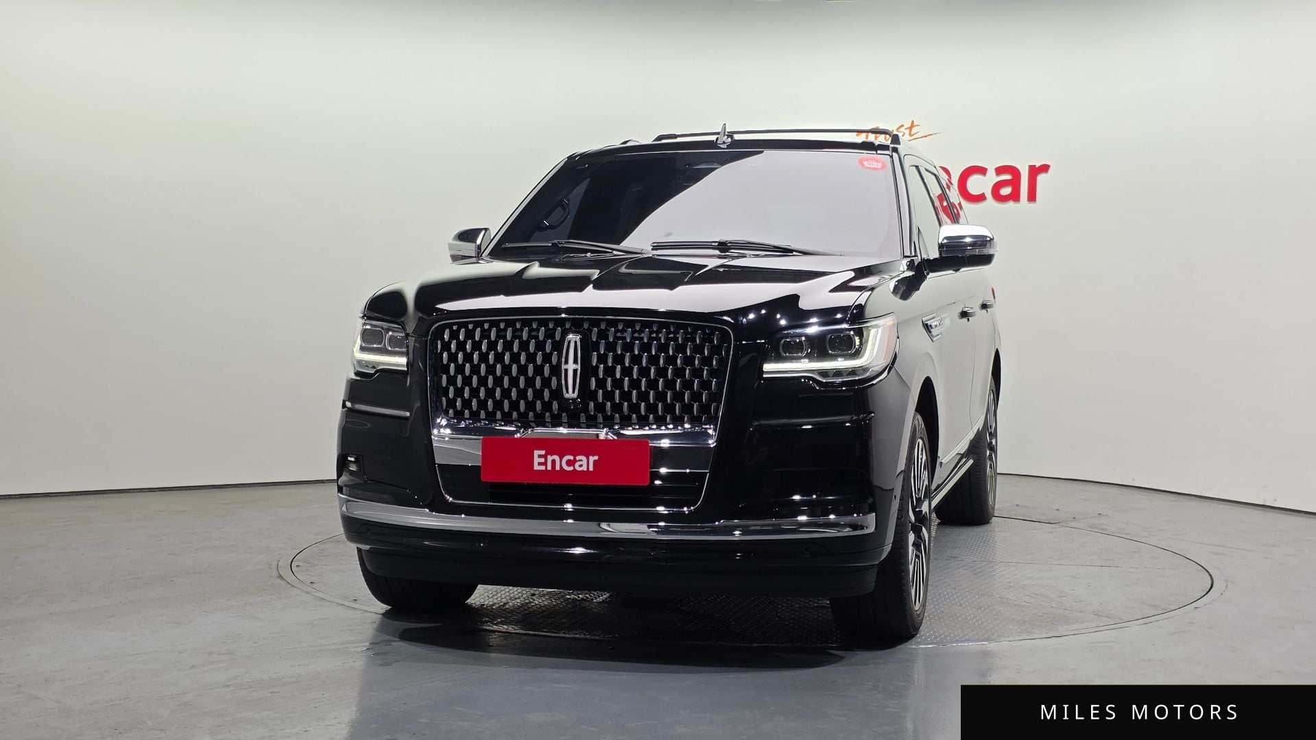 Lincoln Navigator 2023 — миниатюра 3