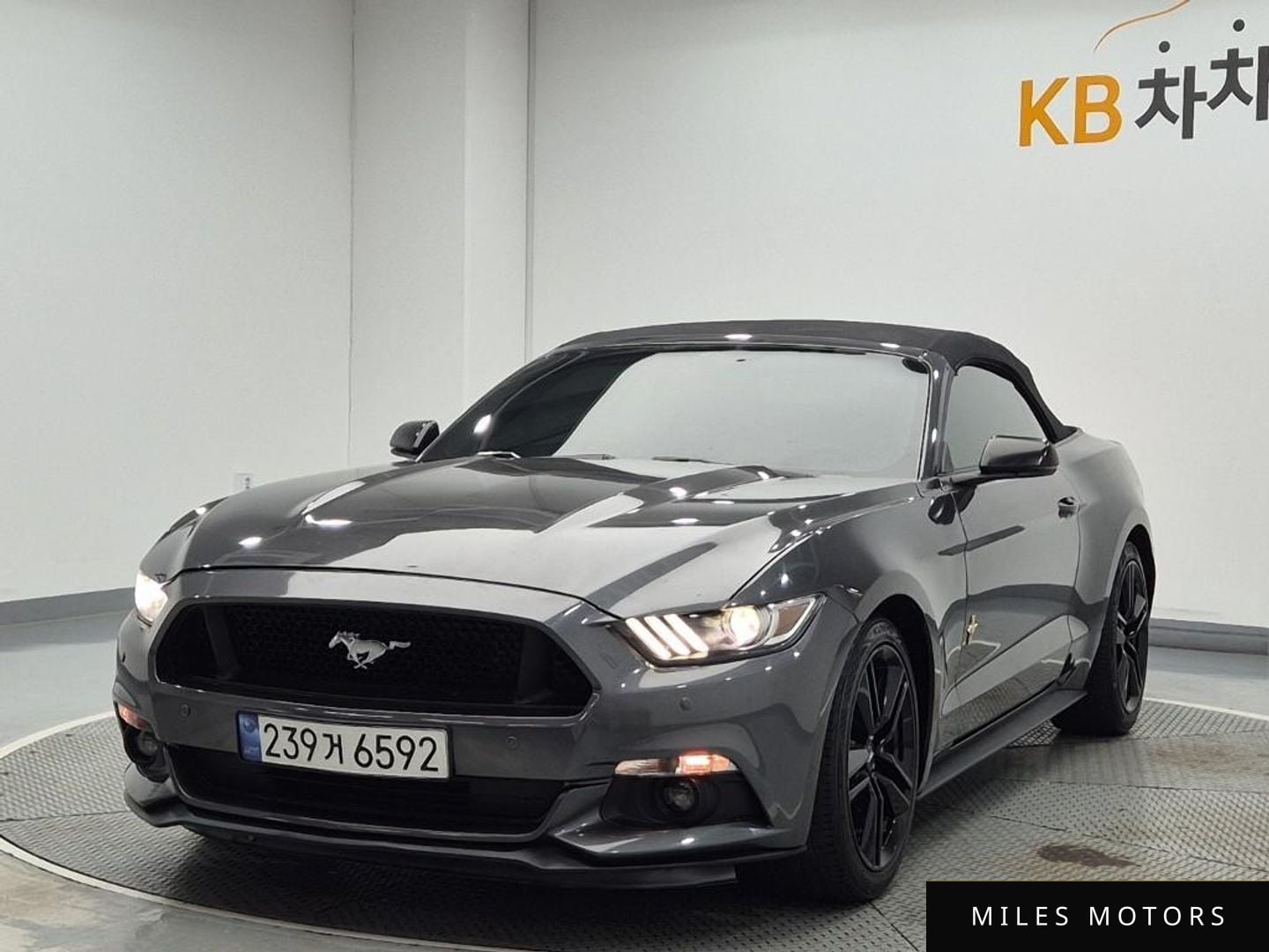 Ford Mustang 2017 — миниатюра 2