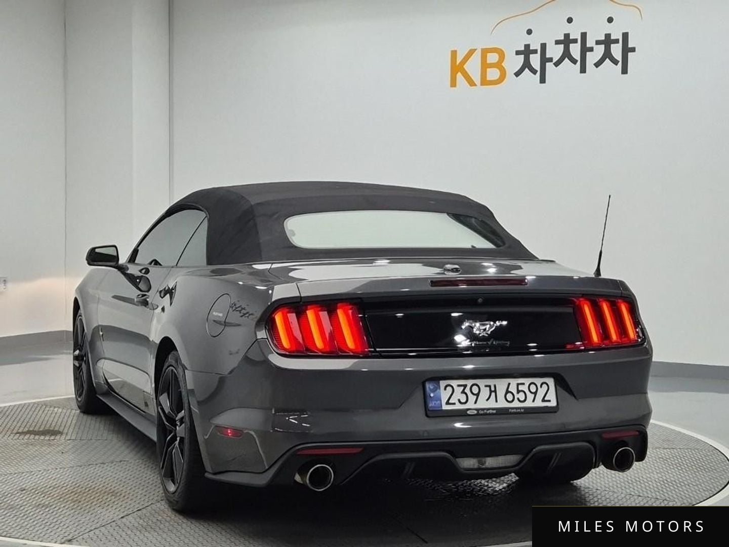 Ford Mustang 2017 — миниатюра 3