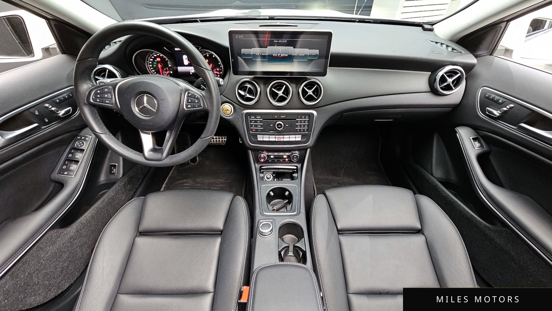 Mercedes-Benz GLA-Class X156 2018 — миниатюра 10
