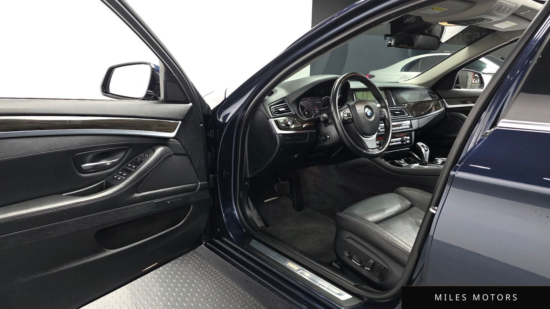 BMW 5 Series (F10) 2016 — миниатюра 10