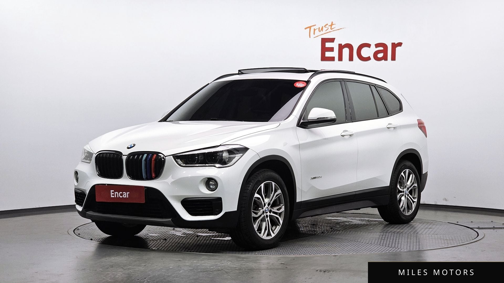 BMW X1 (F48) 2016 — фото 1 из 12