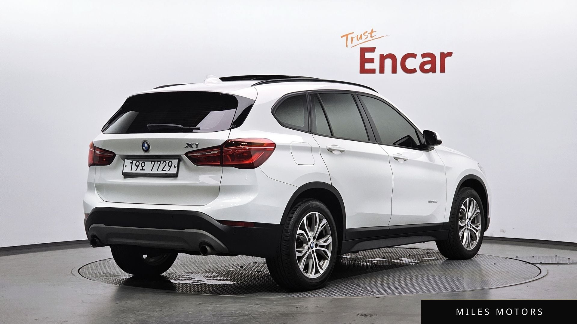 BMW X1 (F48) 2016 — миниатюра 2