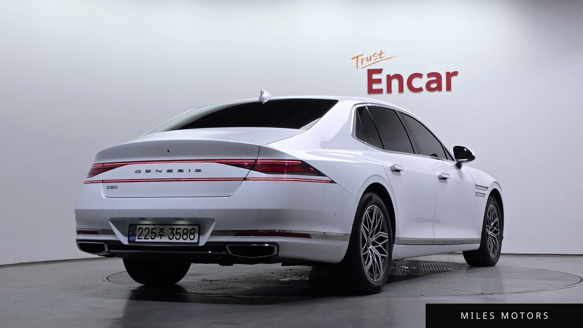 Genesis G90 (RS4) 2023 — миниатюра 2