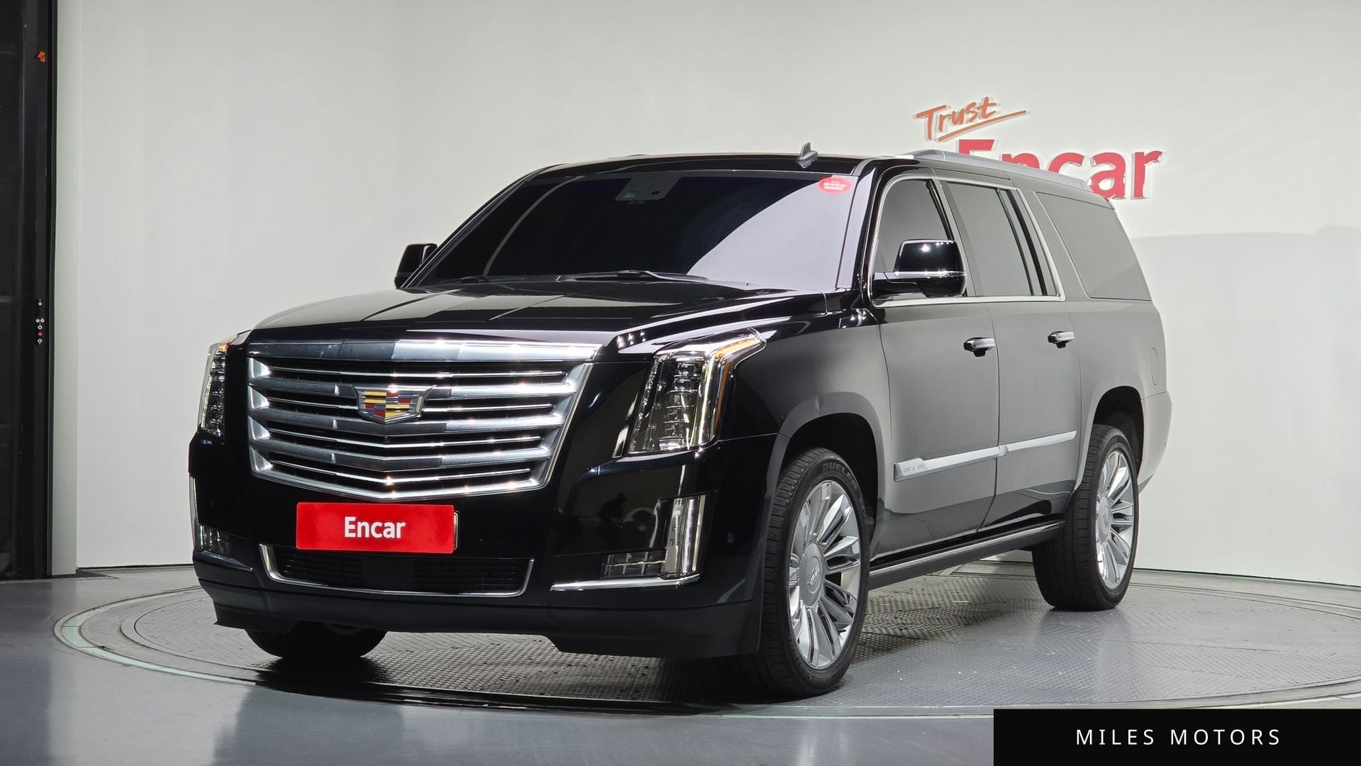 Cadillac Escalade 2017 — фото 1 из 12