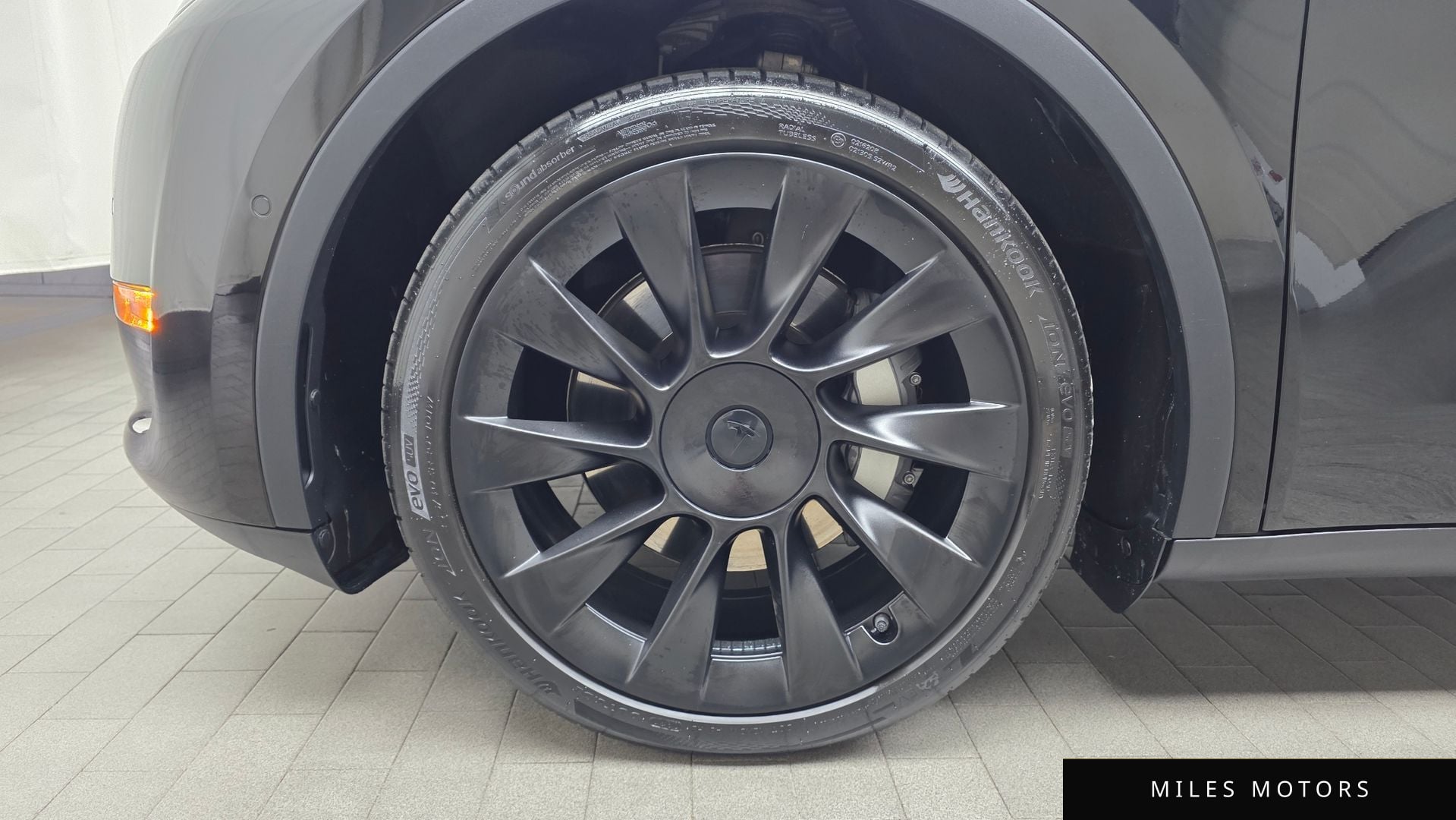 Tesla Model Y 2021 — миниатюра 5