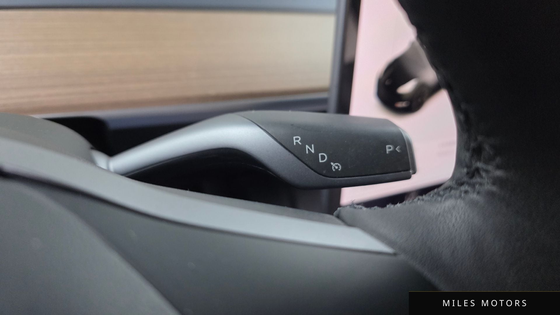 Tesla Model Y 2021 — миниатюра 12
