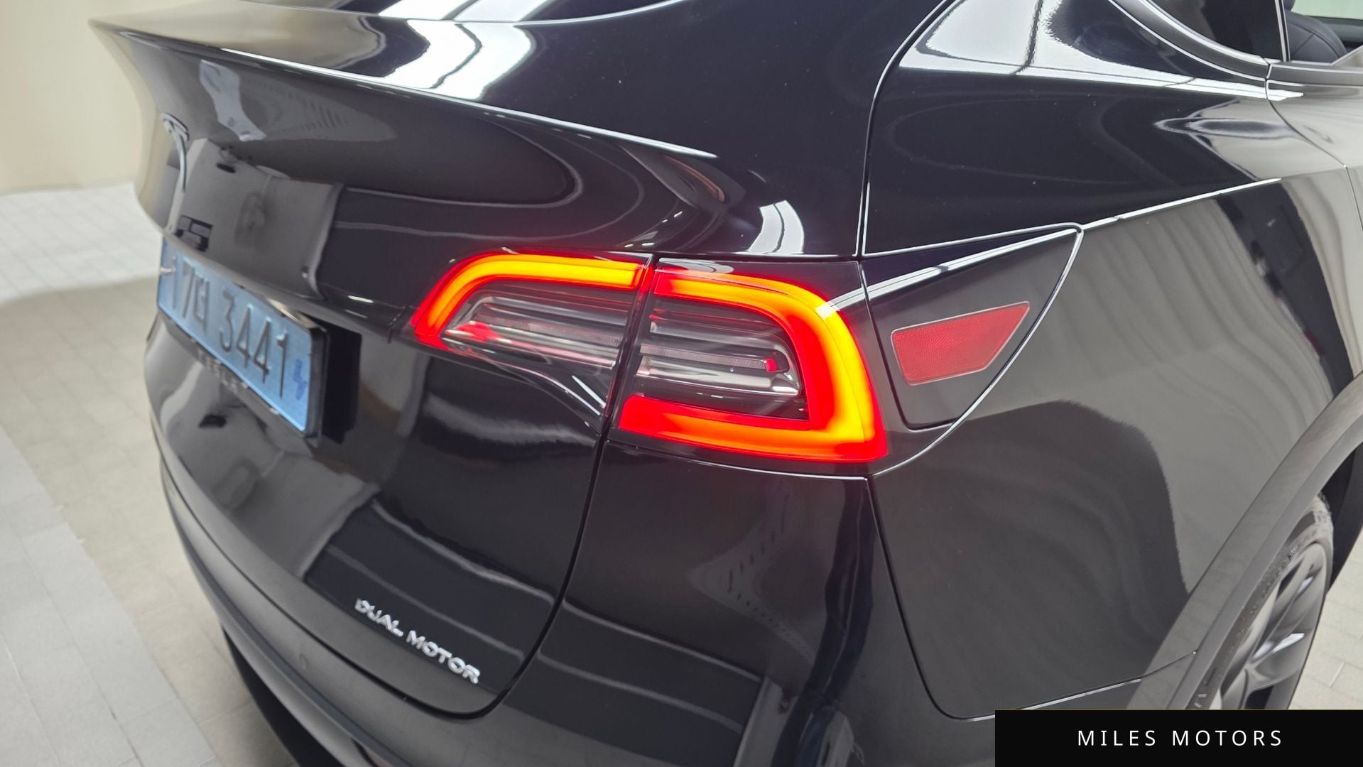 Tesla Model Y 2021 — миниатюра 9