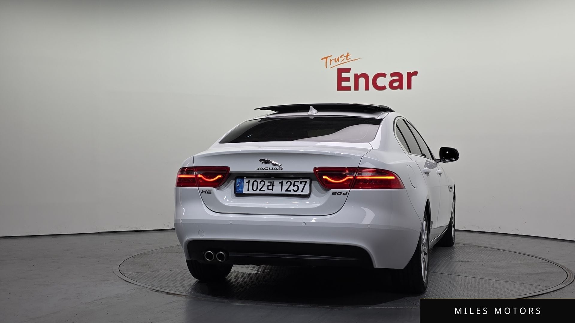 Jaguar XE 2016 — миниатюра 4