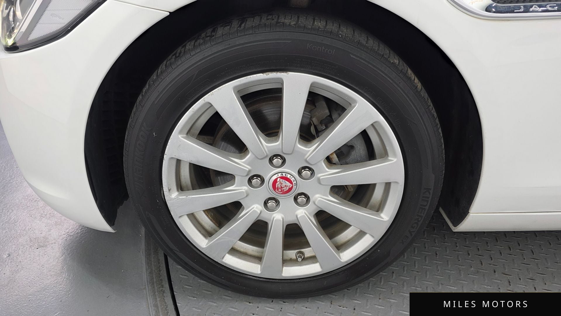 Jaguar XE 2016 — миниатюра 5