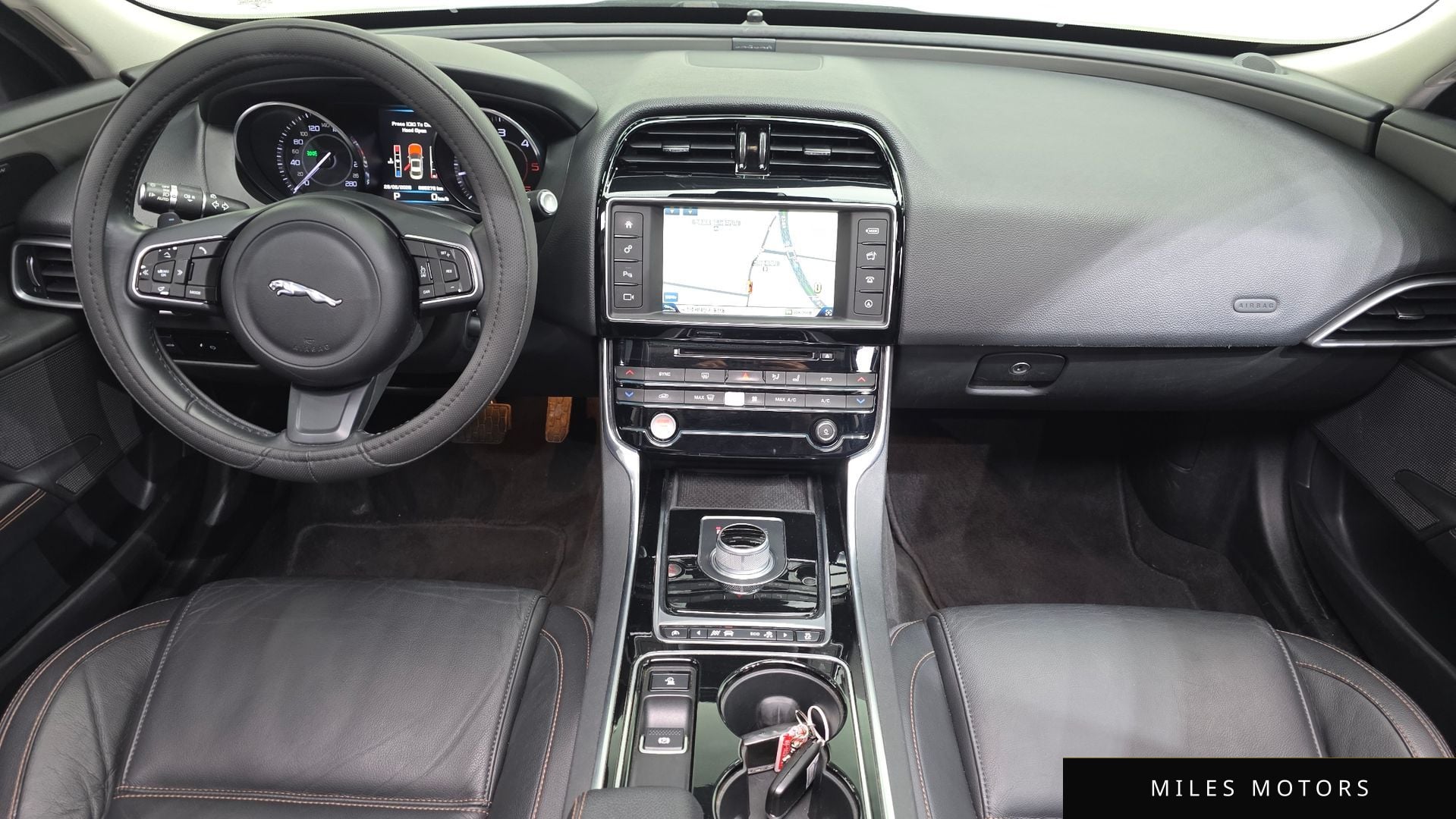 Jaguar XE 2016 — миниатюра 7